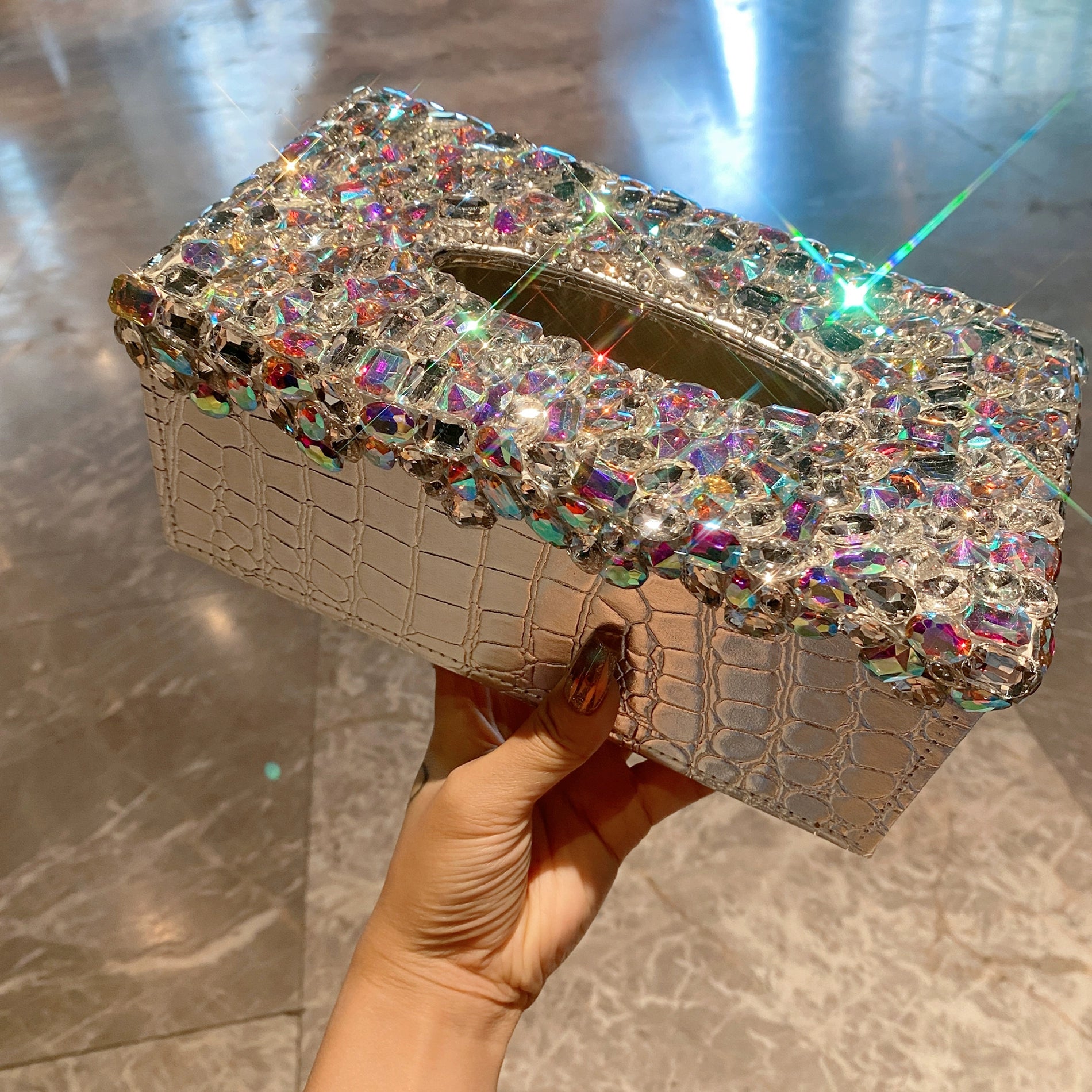 Diamond-Encrusted Desktop Tissue Box – High-Value Home & Living Room Coffee Table Decor