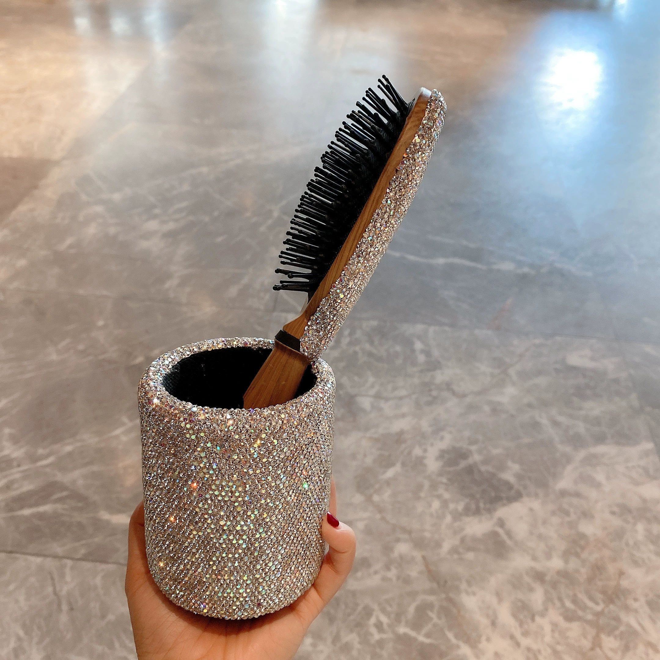 Diamond-Encrusted 3-Piece Dressing Table Set – Hair Comb, Wood Grain Mirror & Multi-Purpose Storage Bucket