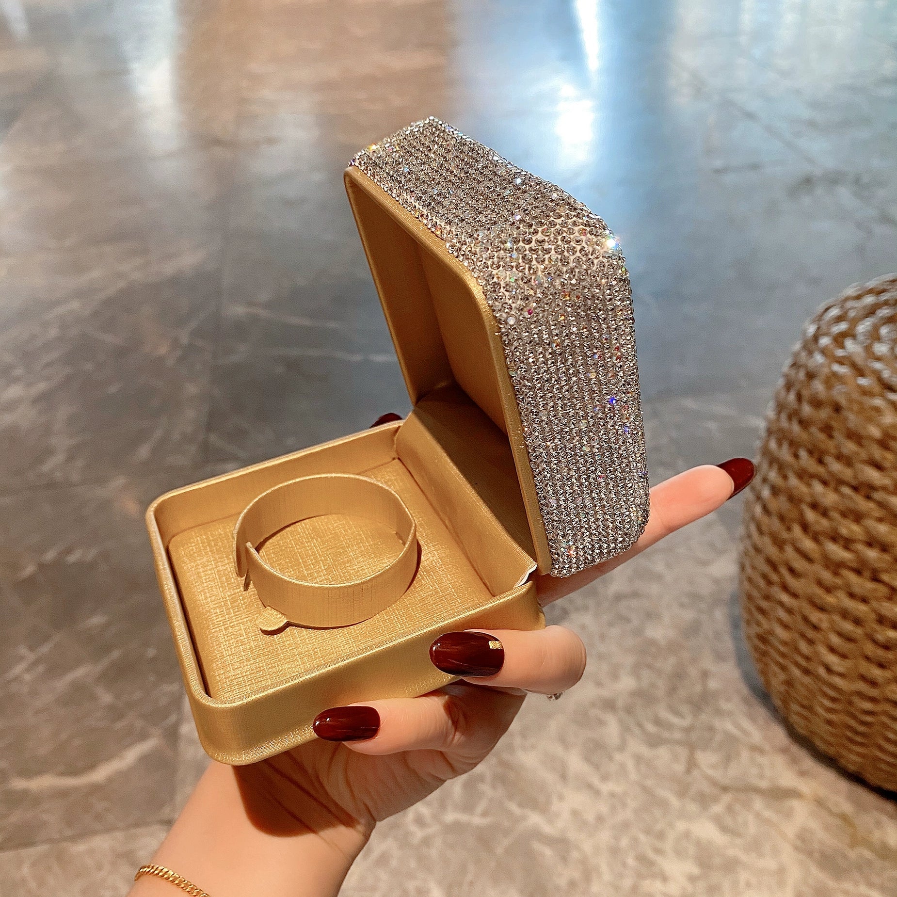 Luxury Diamond Jewelry Box – High-End Storage Case for Rings, Necklaces, Bracelets & Pendant