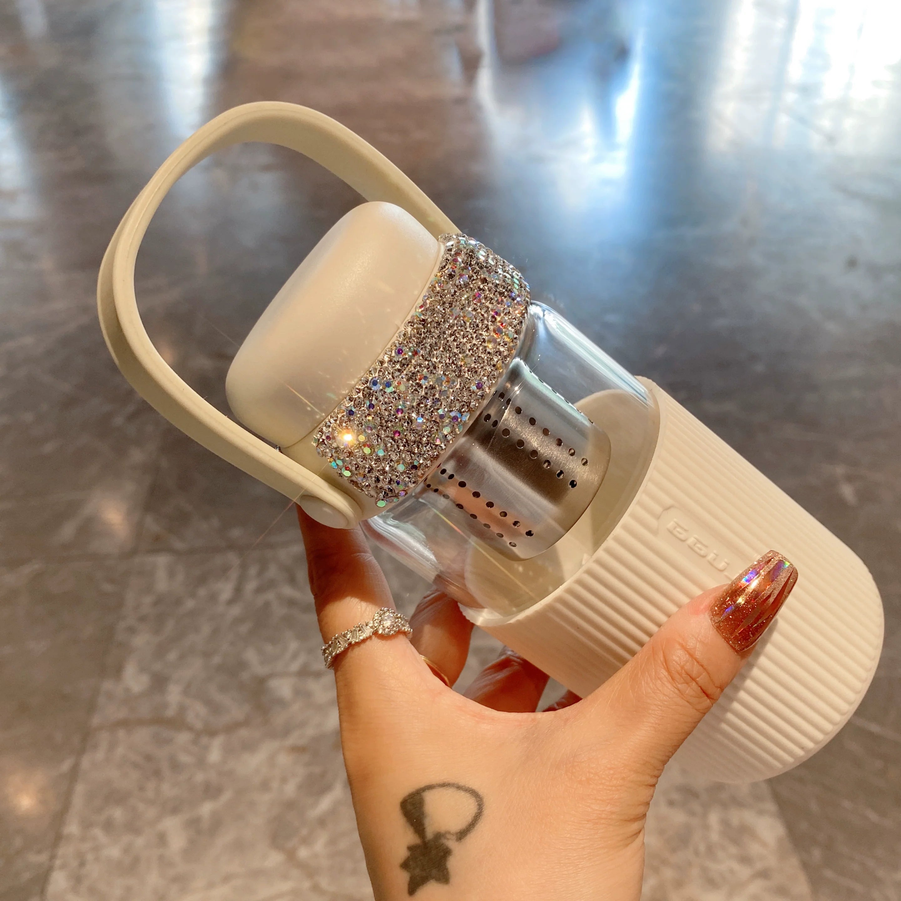 Diamond-Encrusted Stainless Steel Thermos – Large-Capacity Tea & Water Separation Tumbler