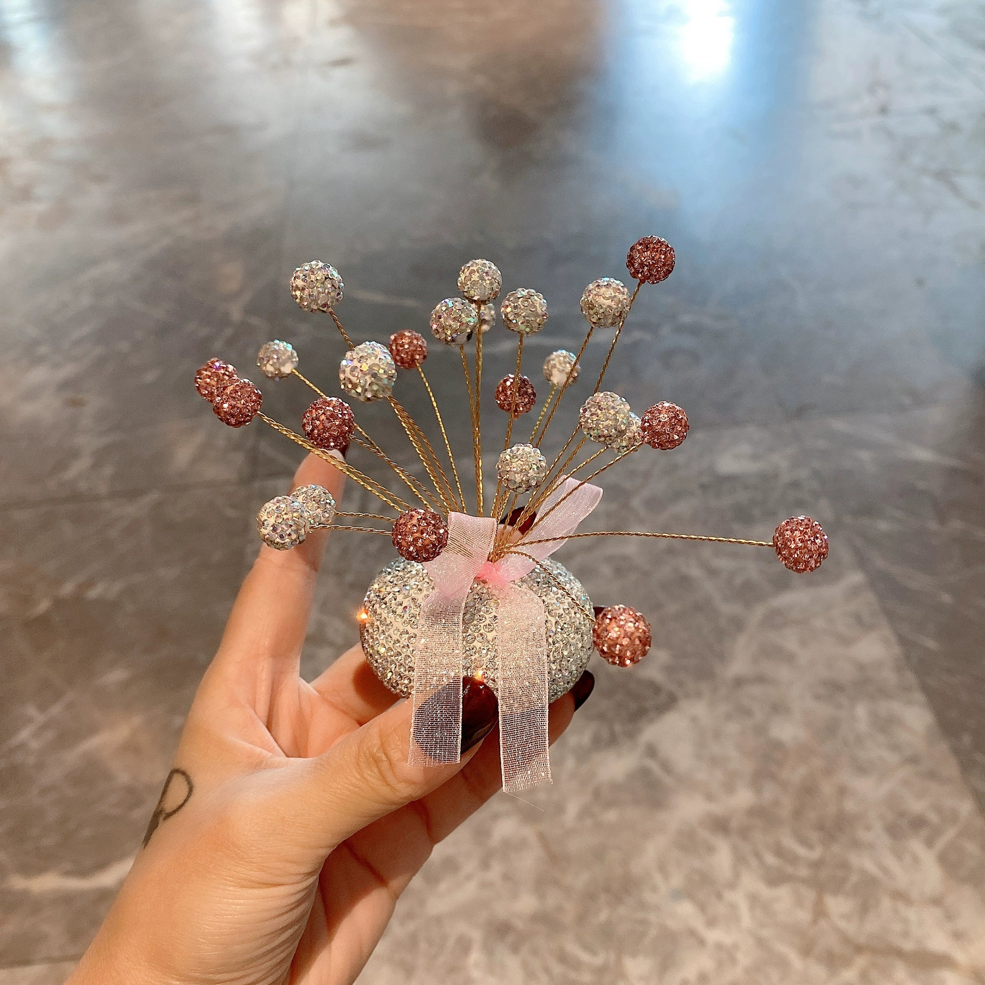 Diamond Gypsophila Car Decor – Luxury Center Console Flower Accessory