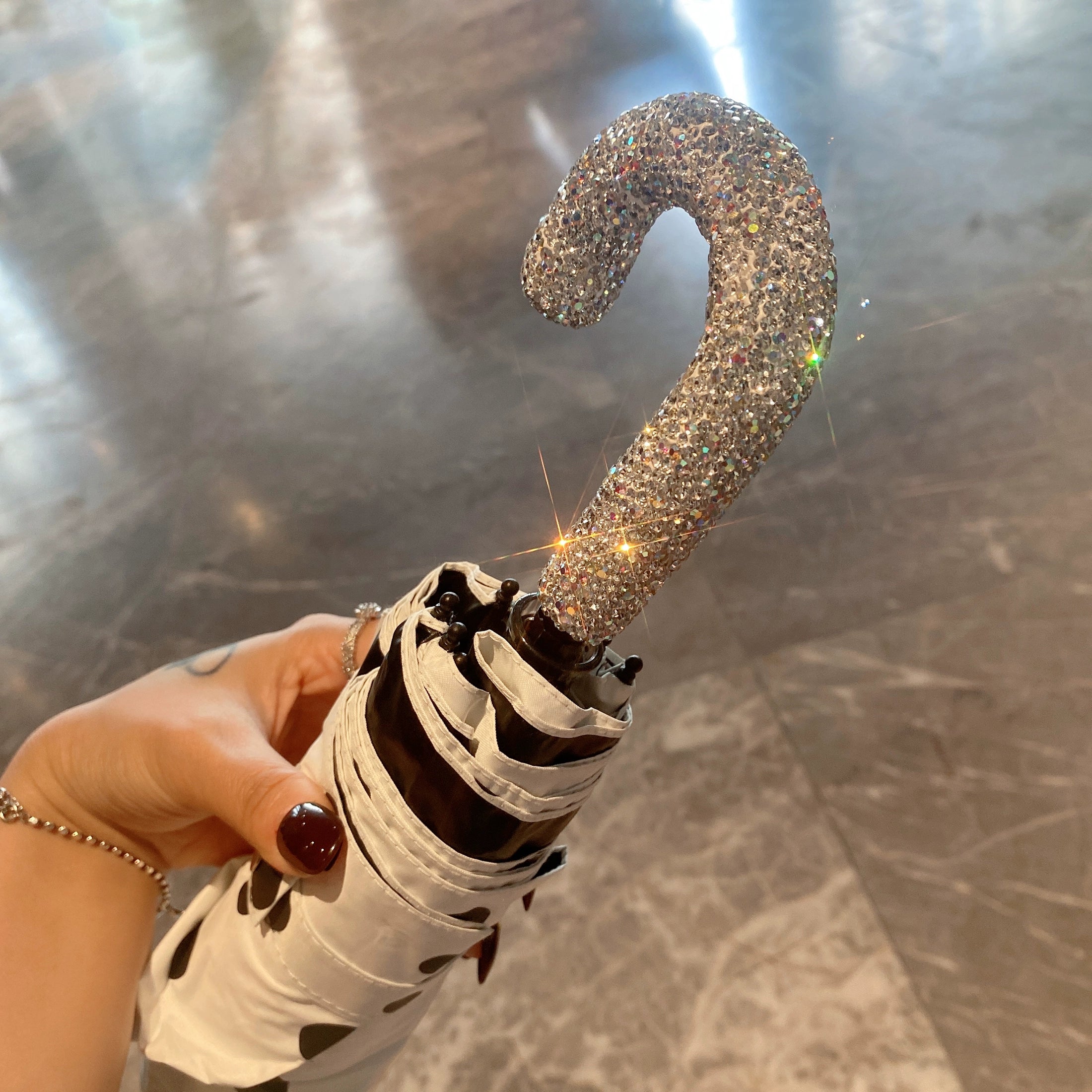 Diamond-Encrusted Folding Sun & Rain Umbrella – Portable Polka-Dot Sunscreen Umbrella for Travel