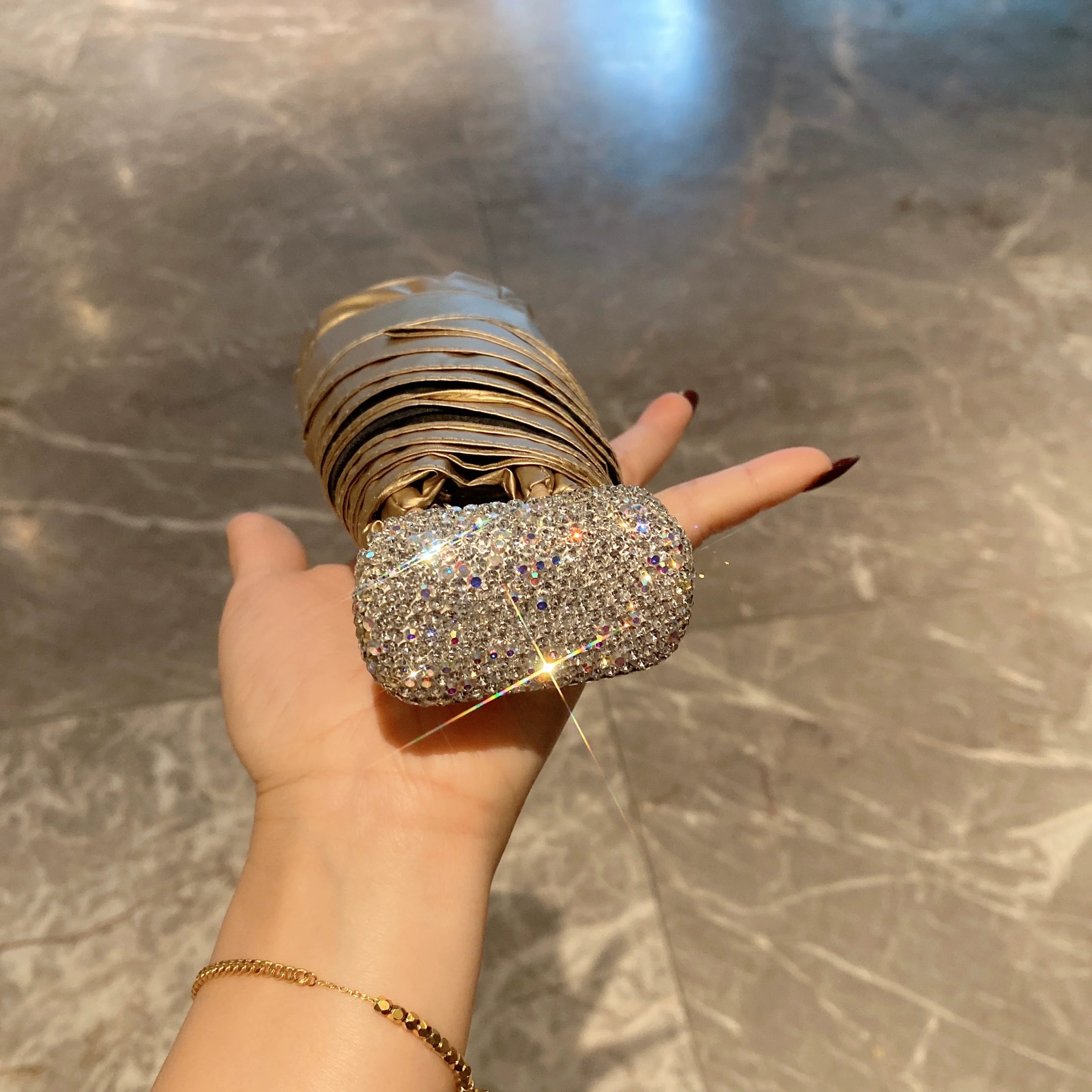 High-End Diamond-Encrusted Folding Sun Umbrella – UV Protection & Portable Luxury