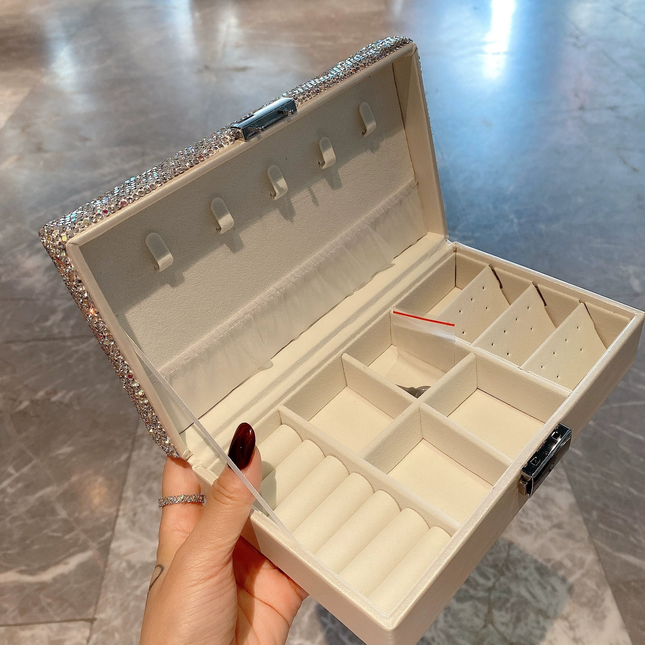 Large-Capacity Luxury Diamond Jewelry Box with Lock – Necklace, Ring & Bracelet Storage Case