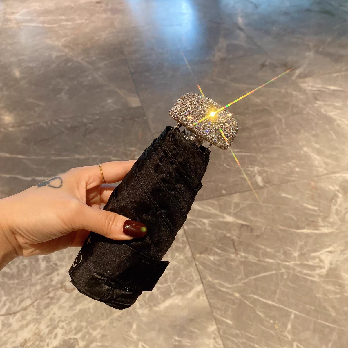 High-End Diamond-Encrusted Folding Sun Umbrella – UV Protection & Portable Luxury