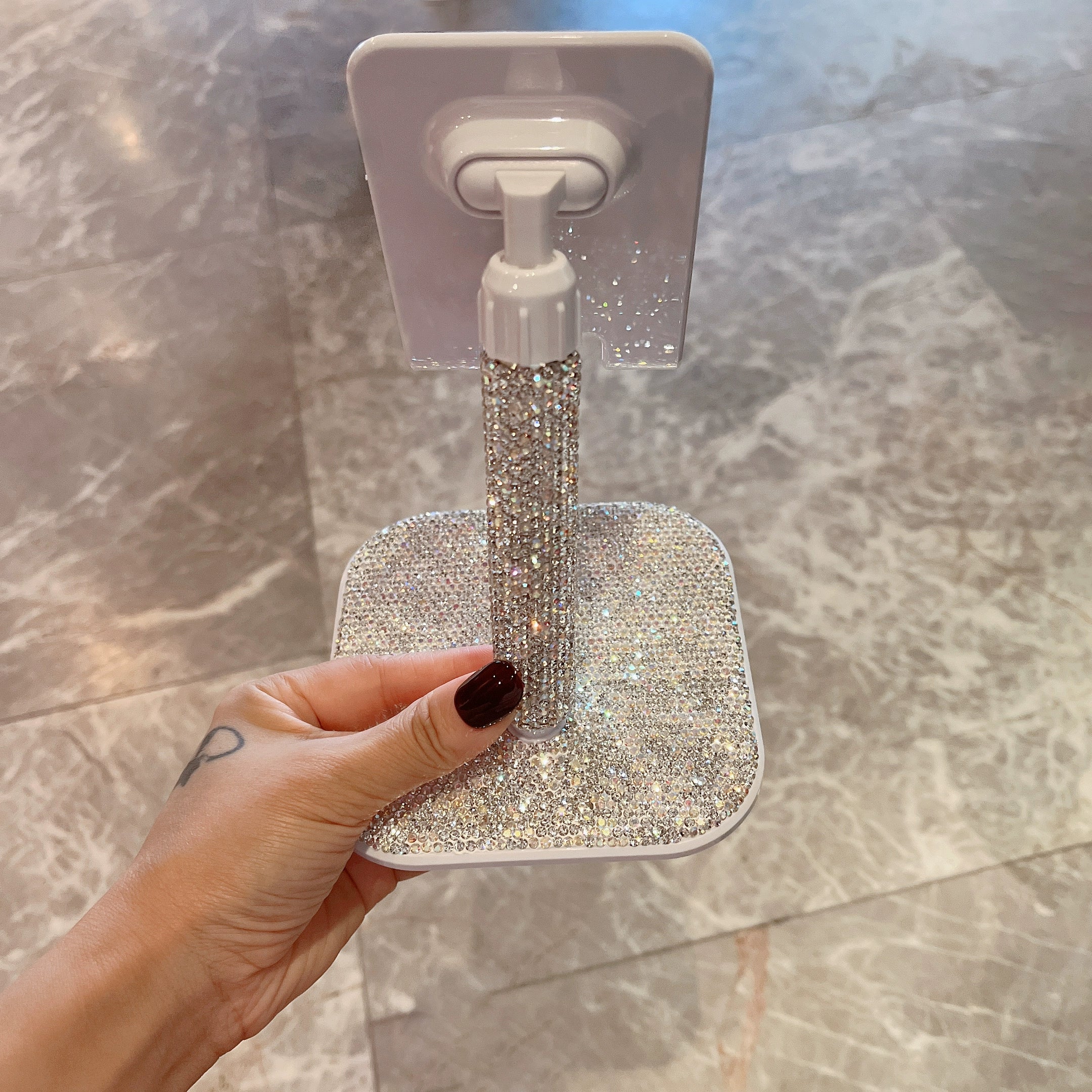 Diamond-Encrusted Telescopic Mobile & Tablet Holder – Portable Desktop Stand for Live Streaming