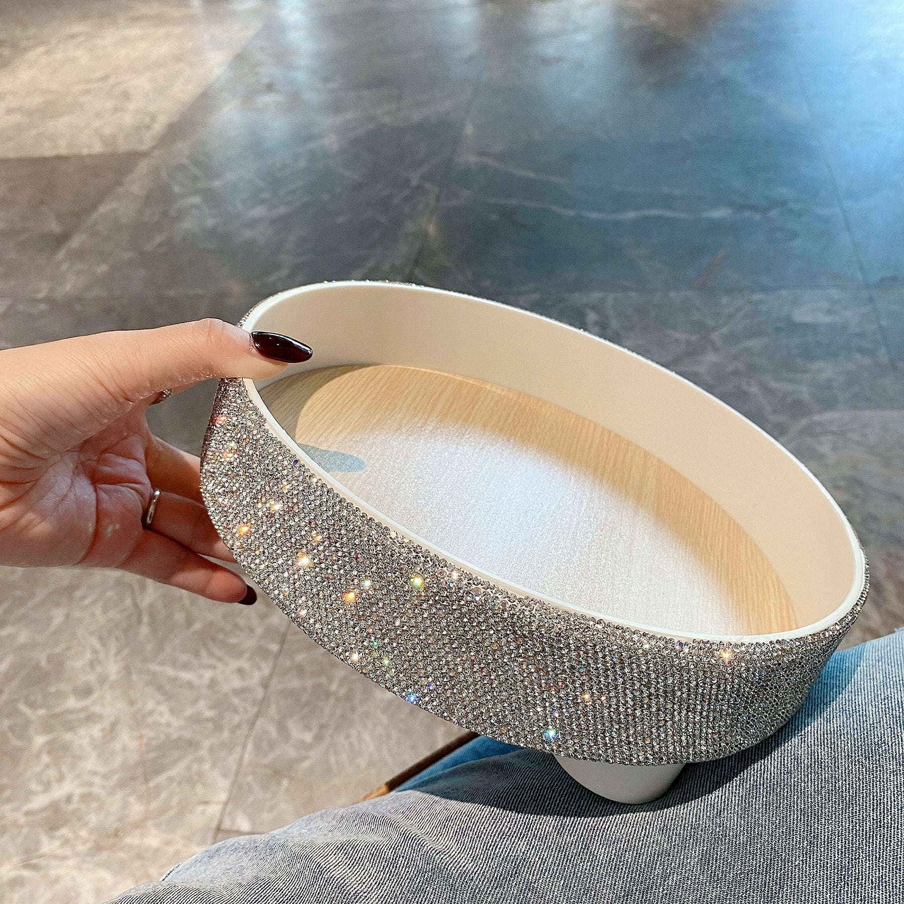 Diamond-Encrusted Cosmetic & Perfume Tray – Desktop Organizer for Lipstick, Skincare & Keys