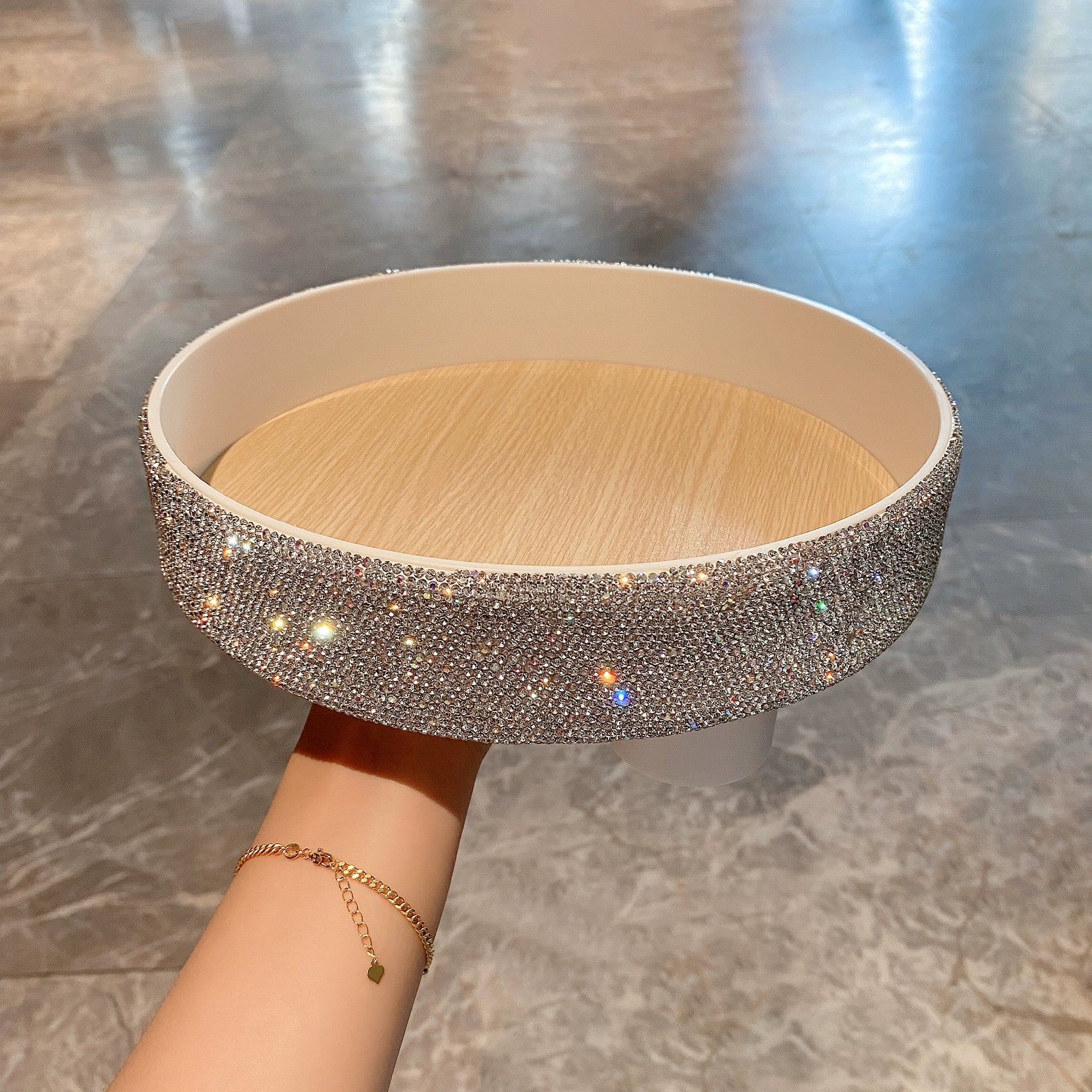 Diamond-Encrusted Cosmetic & Perfume Tray – Desktop Organizer for Lipstick, Skincare & Keys