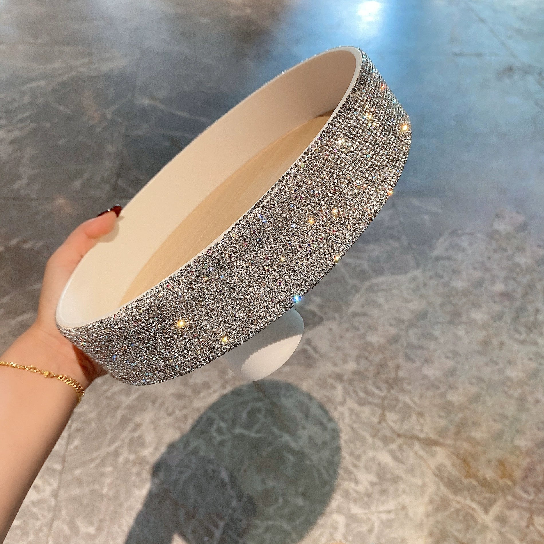 Diamond-Encrusted Cosmetic & Perfume Tray – Desktop Organizer for Lipstick, Skincare & Keys