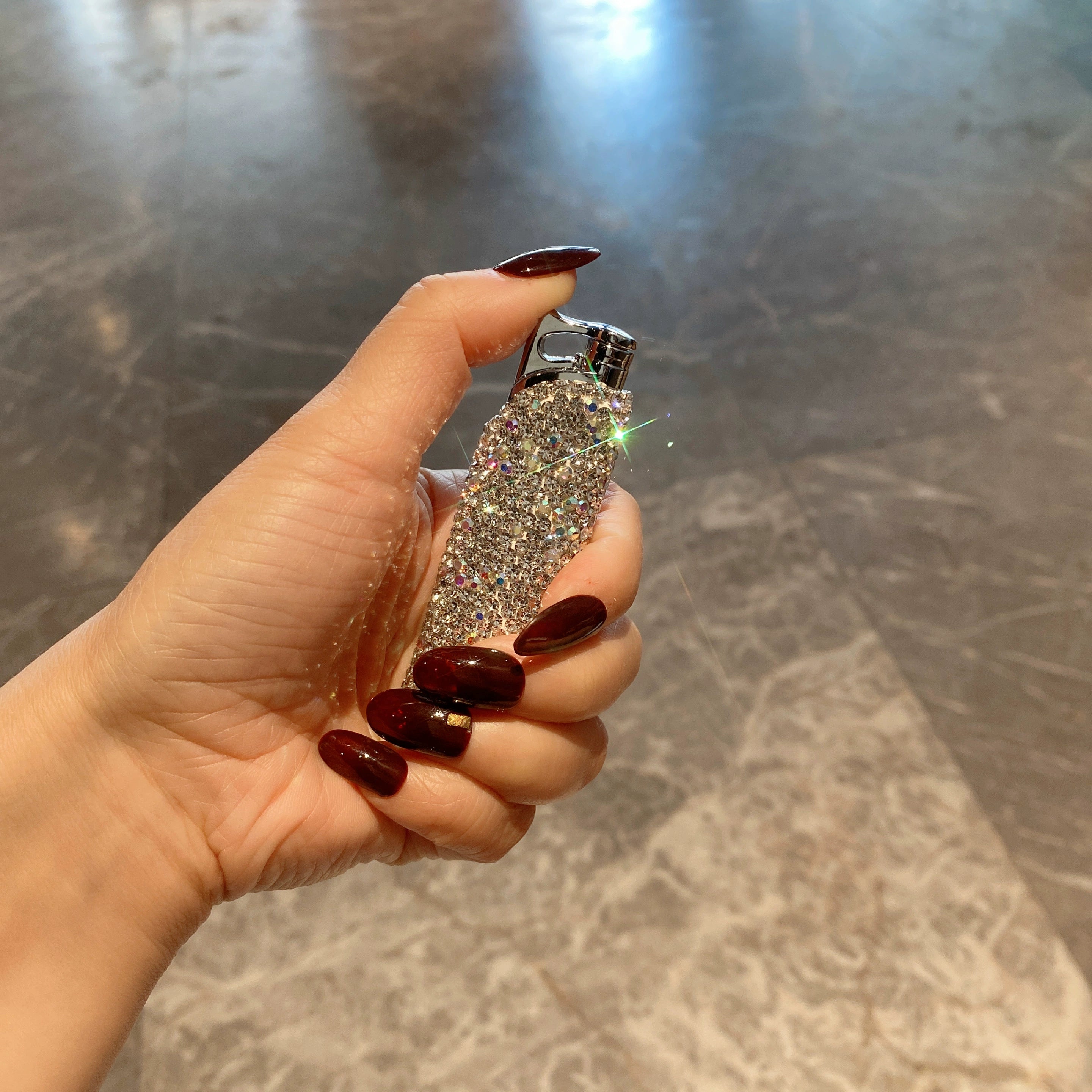 Diamond-Encrusted Windproof Lighter – Portable Refillable Cigarette Lighter for Women & Men