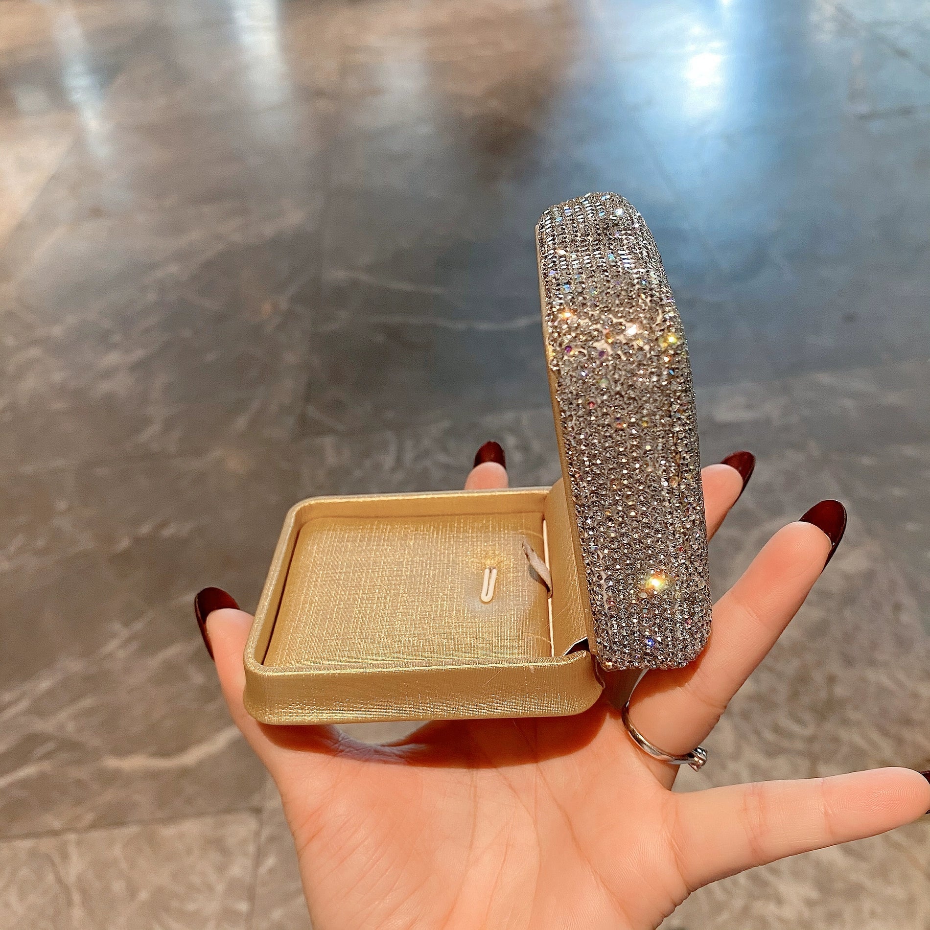 Luxury Diamond Jewelry Box – High-End Storage Case for Rings, Necklaces, Bracelets & Pendant