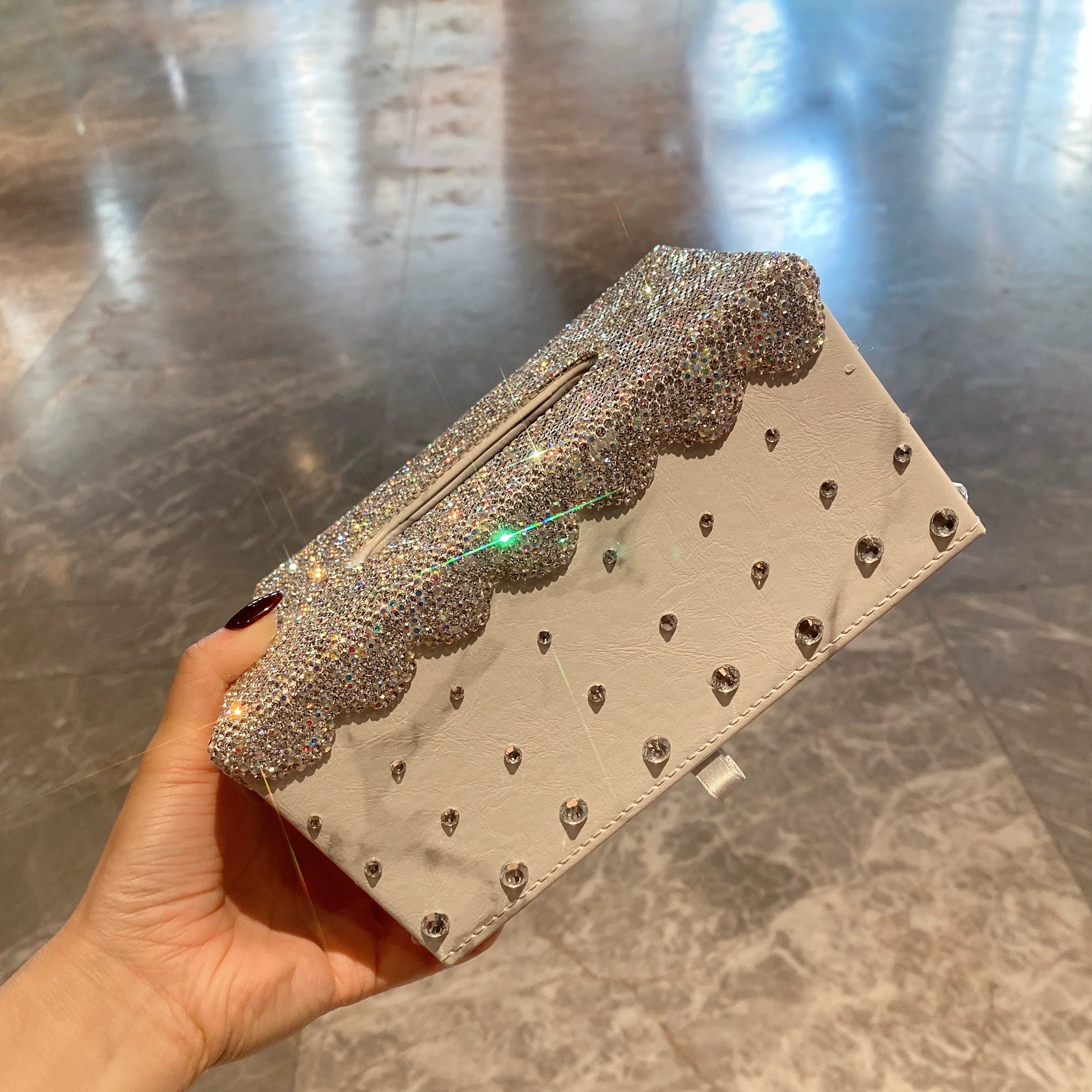 Premium Diamond Tissue Box – Stylish Living Room & Dining Table Paper Holder