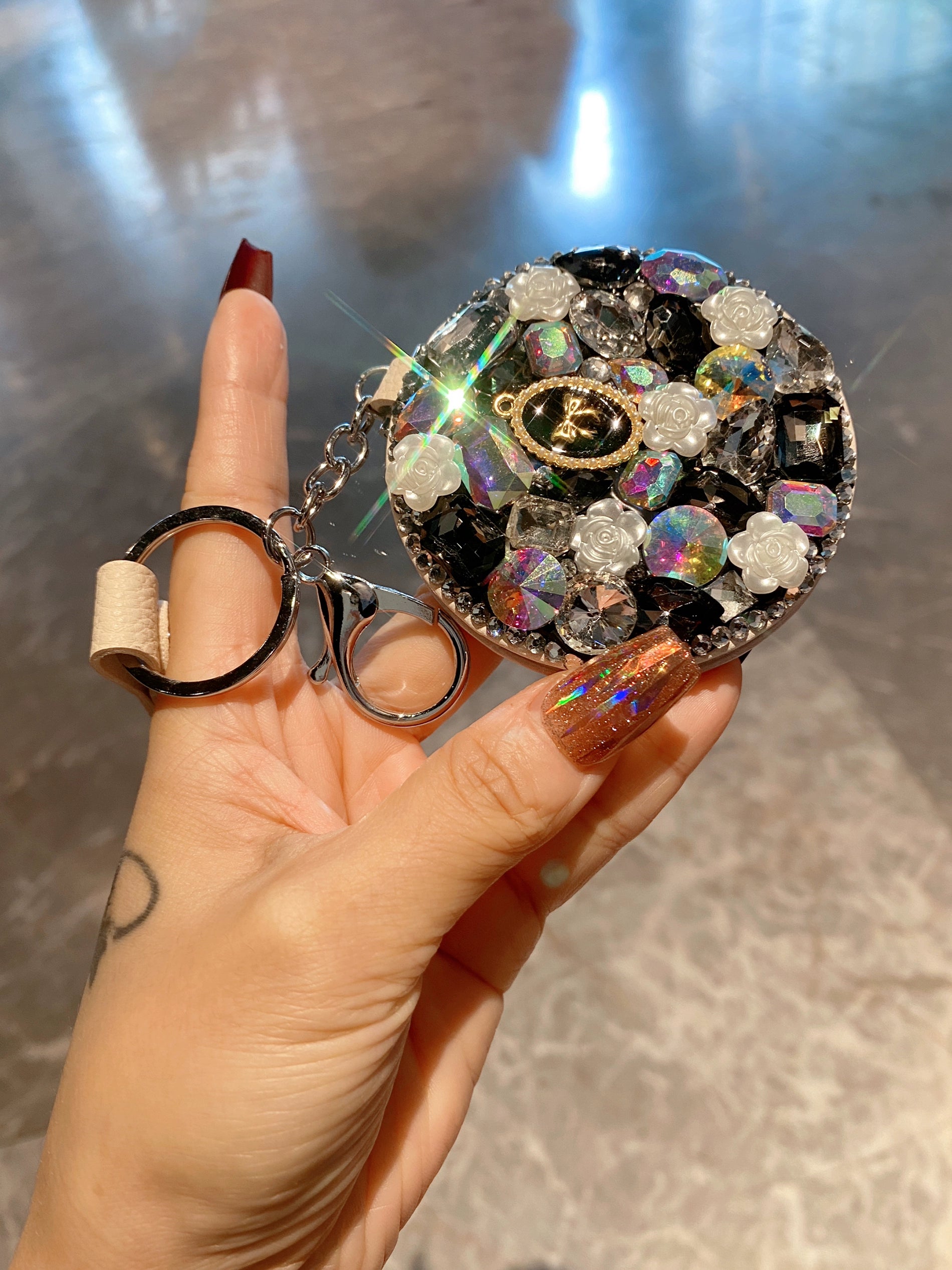 Diamond-Encrusted Mini Handheld Makeup Mirror – Double-Sided Foldable Flip-Top High-Definition Mirror