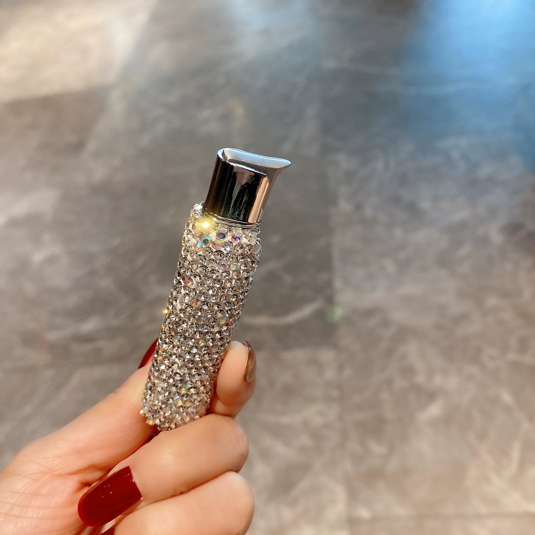 Diamond-Encrusted Stainless Steel Cigarette Case – 20-Pack Flip-Top Water-Resistant Cigarette Box for Women