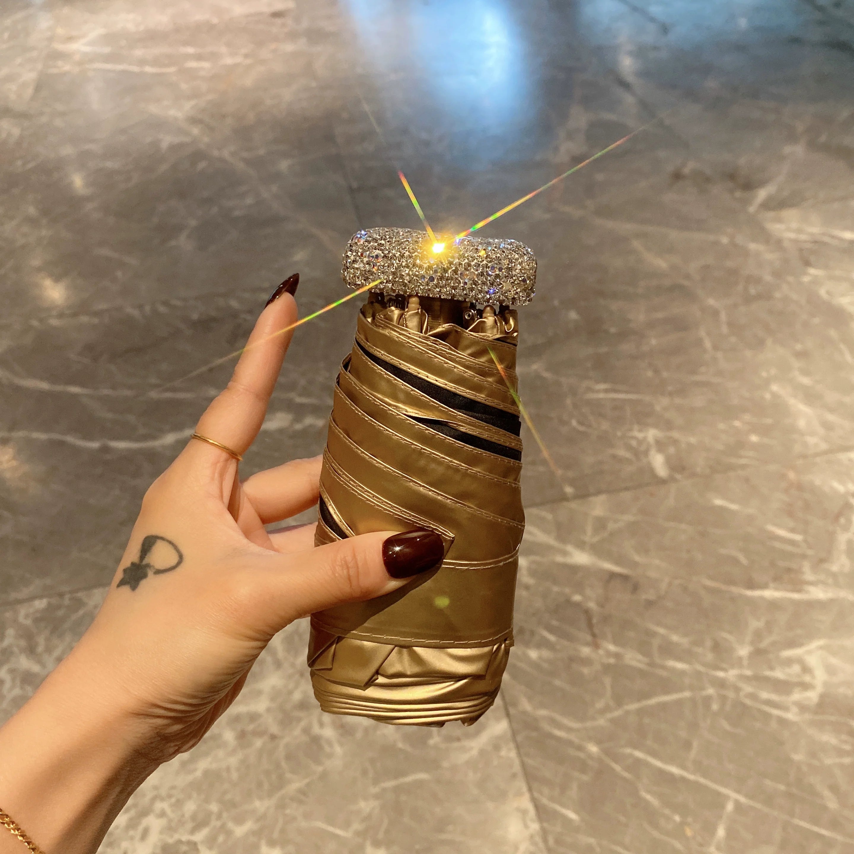 High-End Diamond-Encrusted Folding Sun Umbrella – UV Protection & Portable Luxury