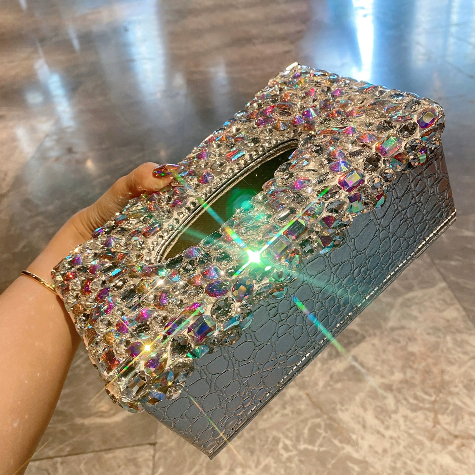 Diamond-Encrusted Desktop Tissue Box – High-Value Home & Living Room Coffee Table Decor