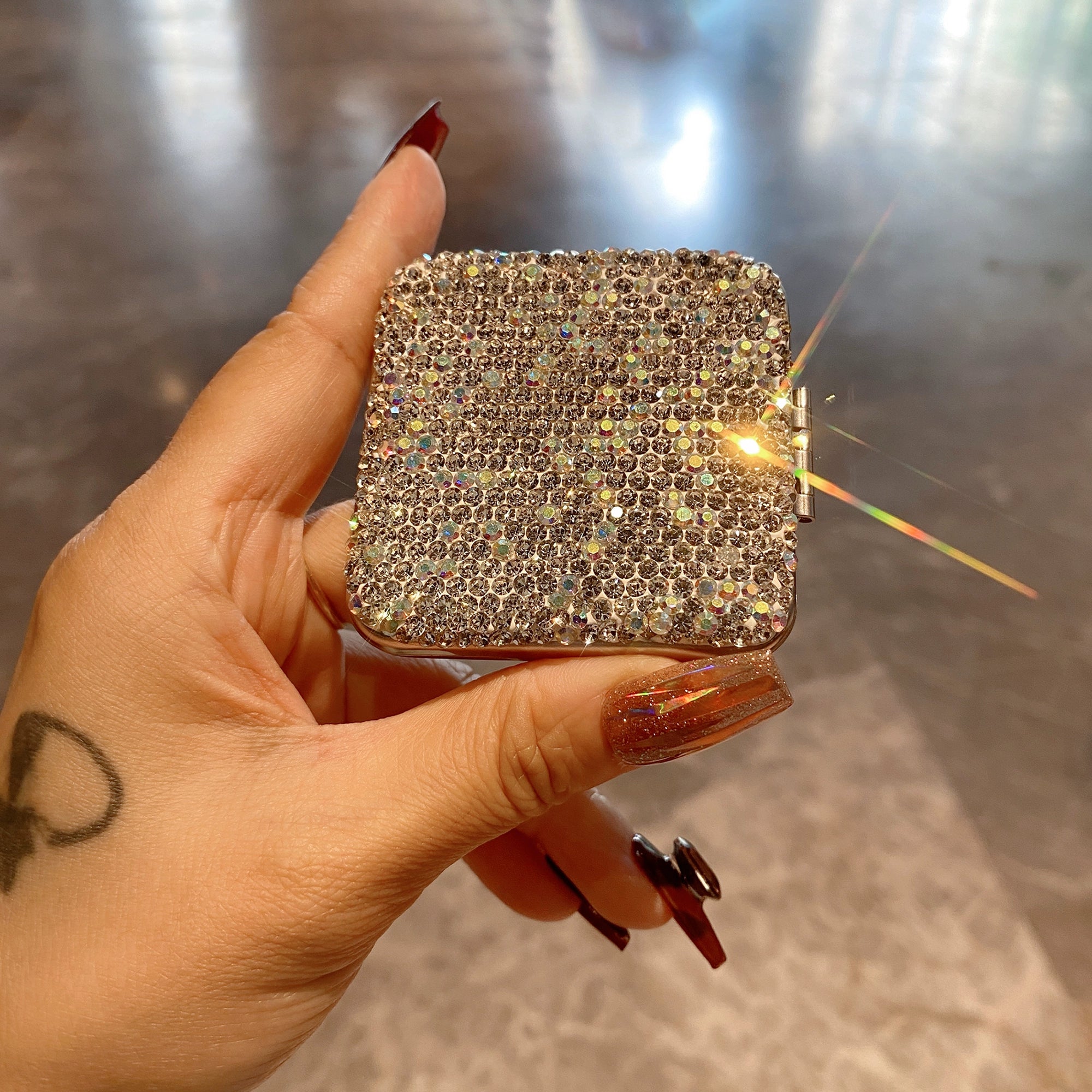 Diamond-Encrusted Mini Portable Makeup Mirror – Double-Sided Folding Handheld Mirror for Dorm & Travel