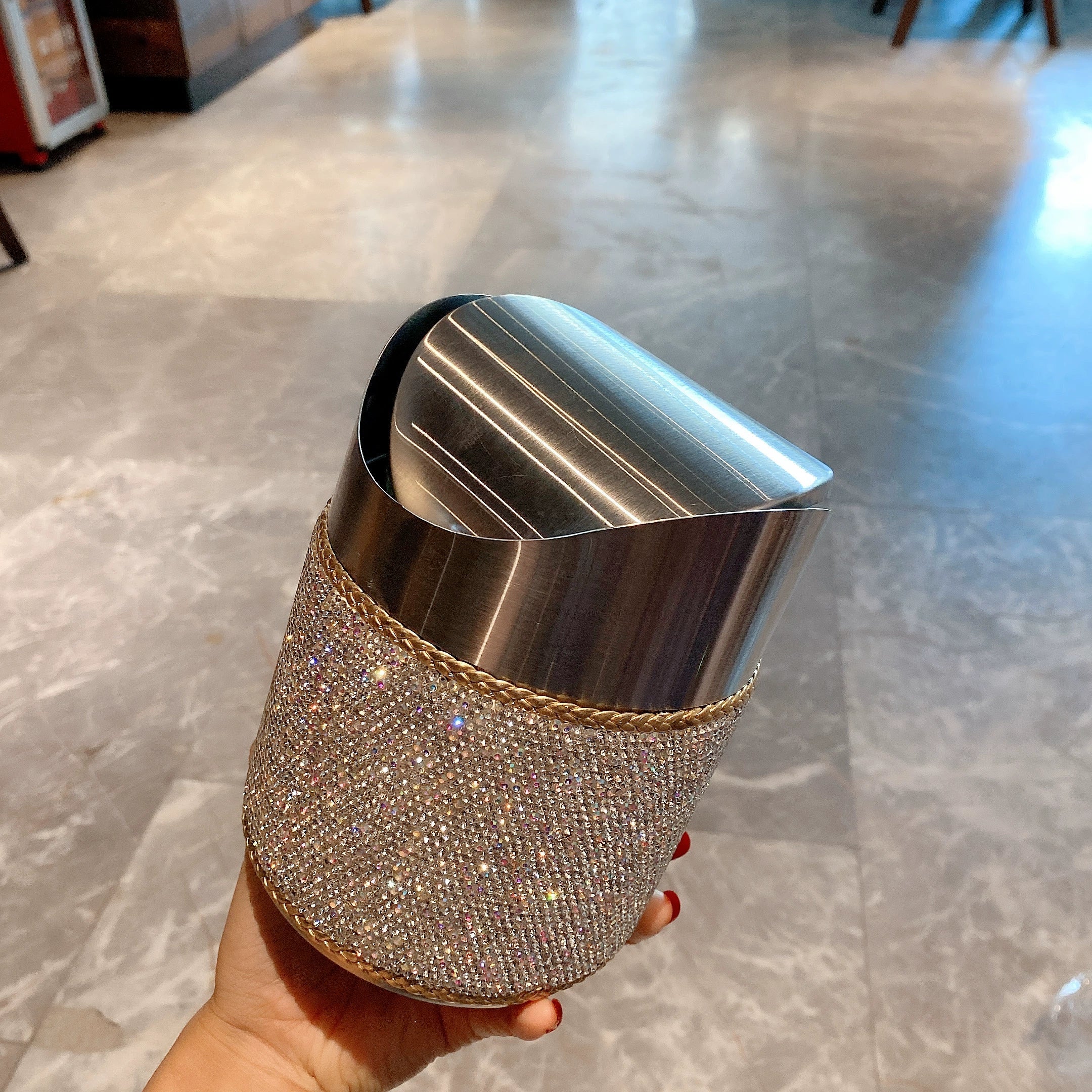 Diamond-Inlaid Mini Desktop Trash Can – Swing Lid, Stainless Steel Car & Home Storage Bin, Tabletop Waste Basket