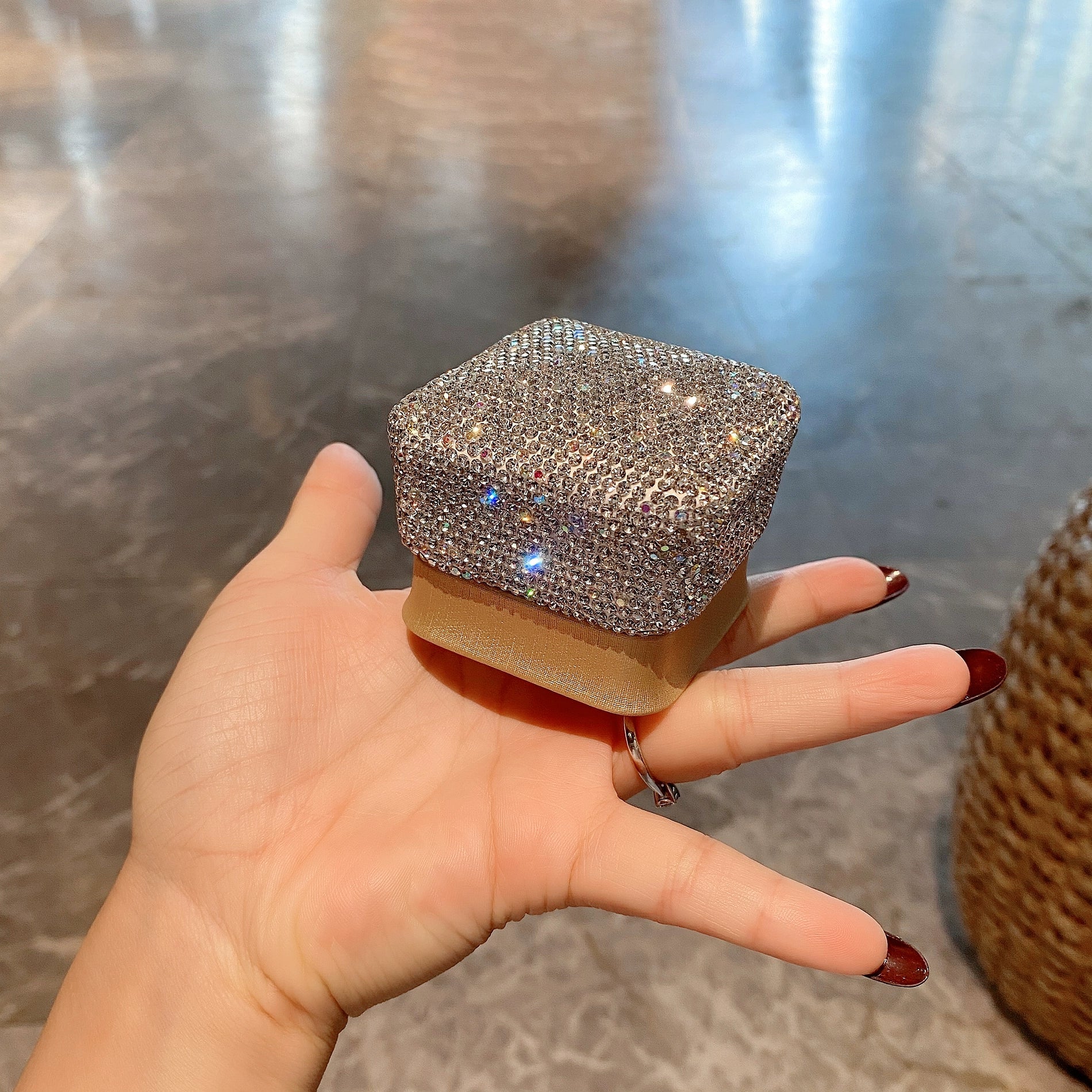 Luxury Diamond Jewelry Box – High-End Storage Case for Rings, Necklaces, Bracelets & Pendant