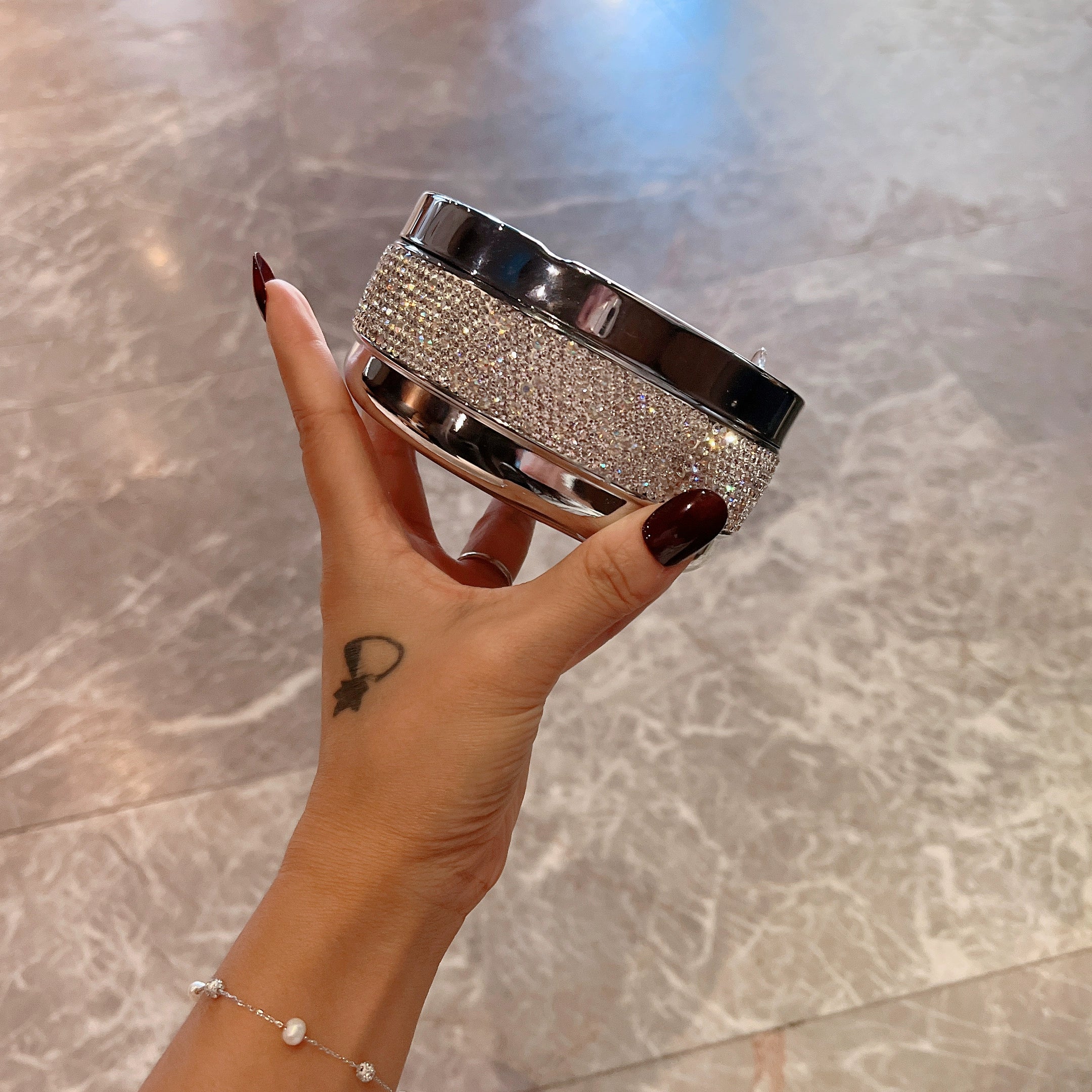 Diamond-Encrusted Stainless Steel Ashtray – Stylish Home & Office Smoking Accessory