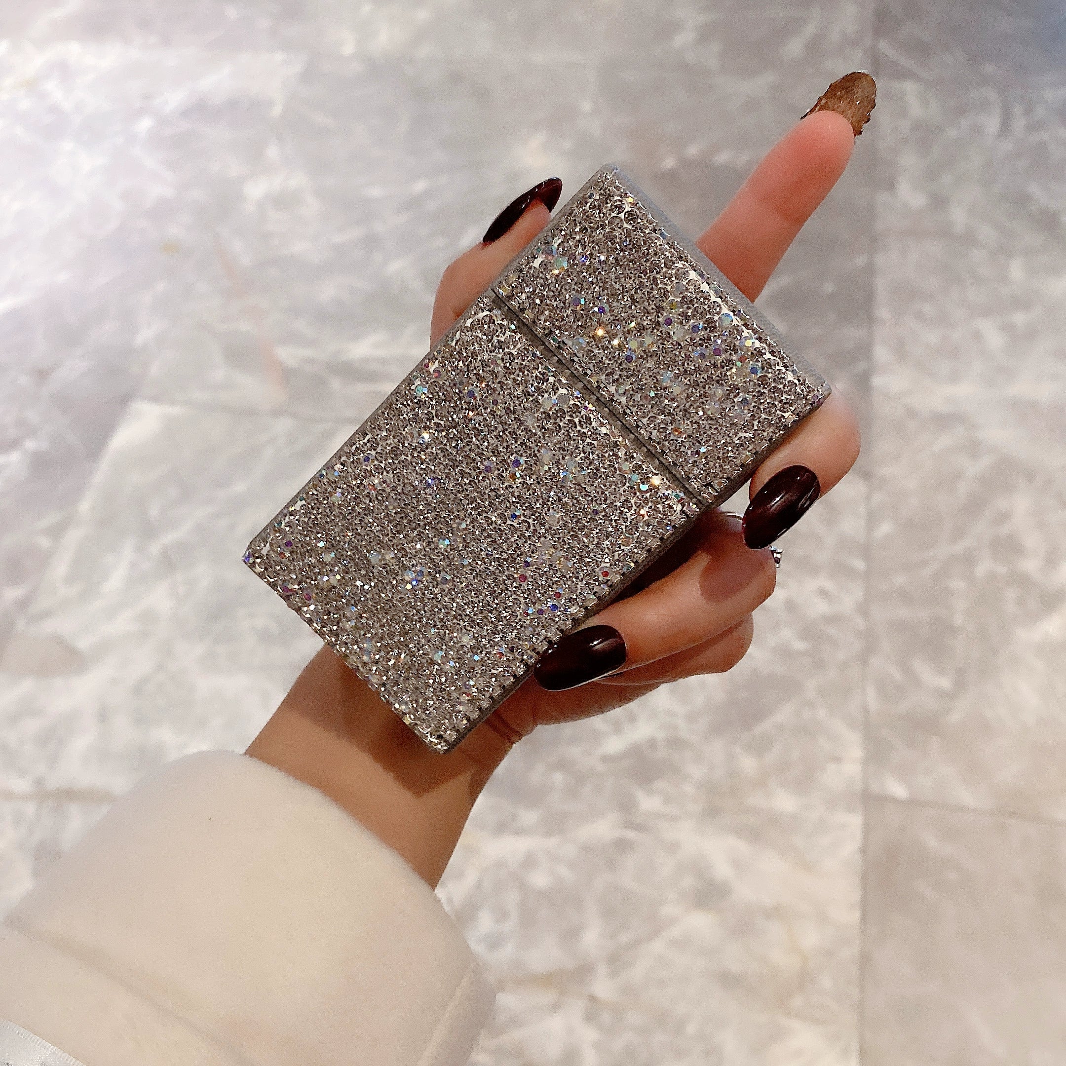 Diamond-Encrusted PU Leather Cigarette Case – Flip-Top Box for Regular & Slim Cigarettes with 20-Pack Lighter Set