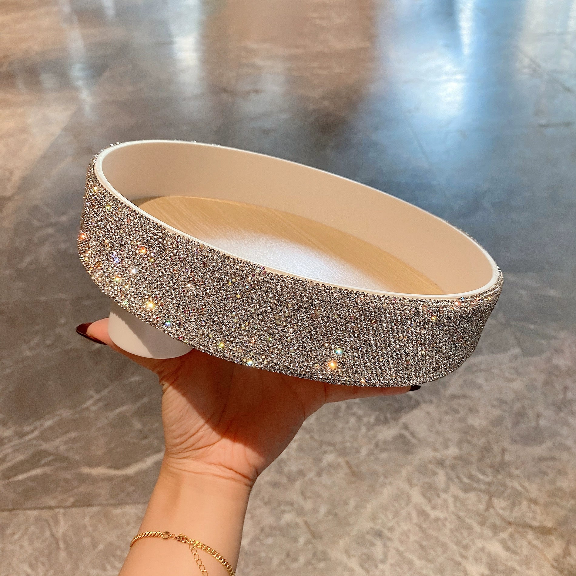 Diamond-Encrusted Cosmetic & Perfume Tray – Desktop Organizer for Lipstick, Skincare & Keys