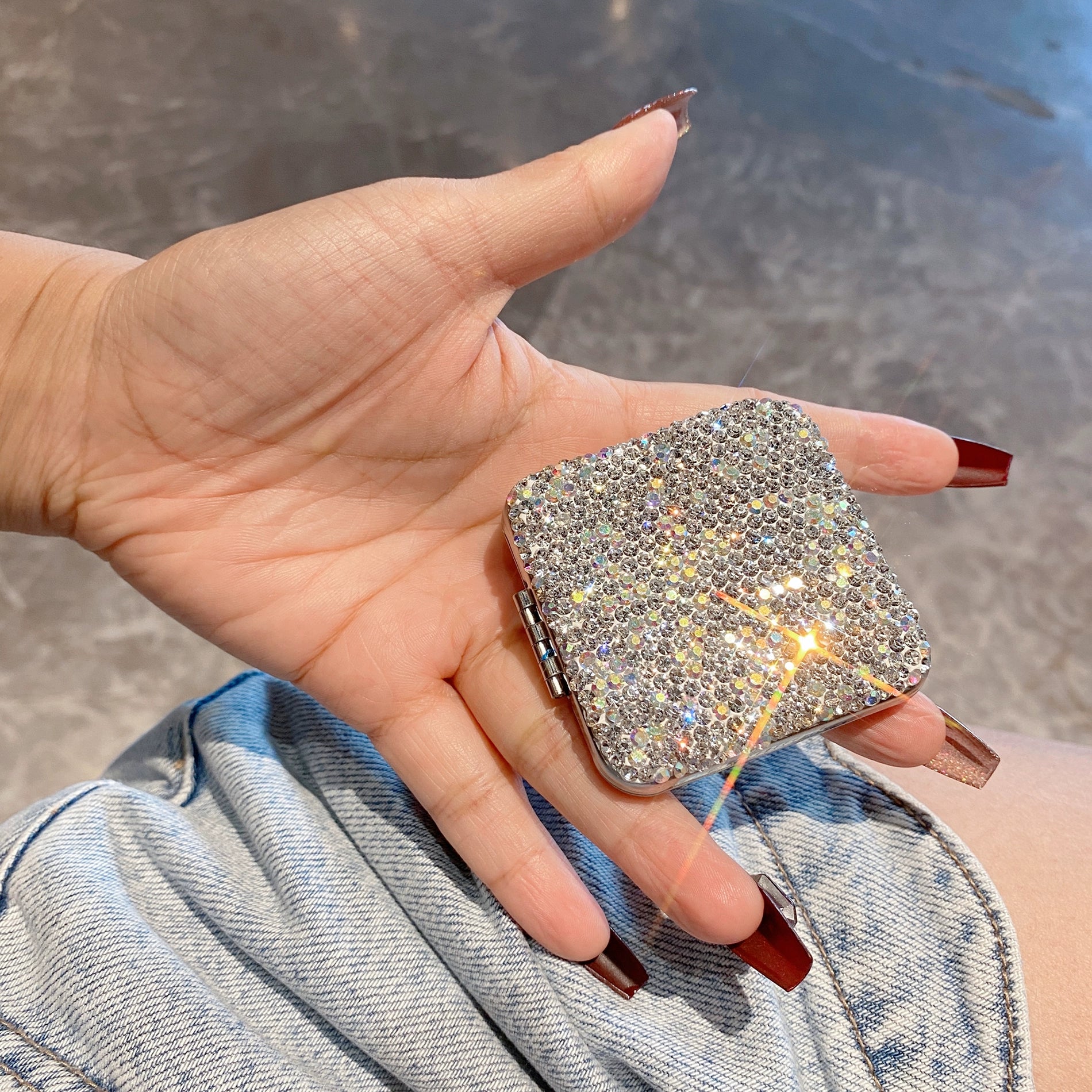 Diamond-Encrusted Mini Portable Makeup Mirror – Double-Sided Folding Handheld Mirror for Dorm & Travel