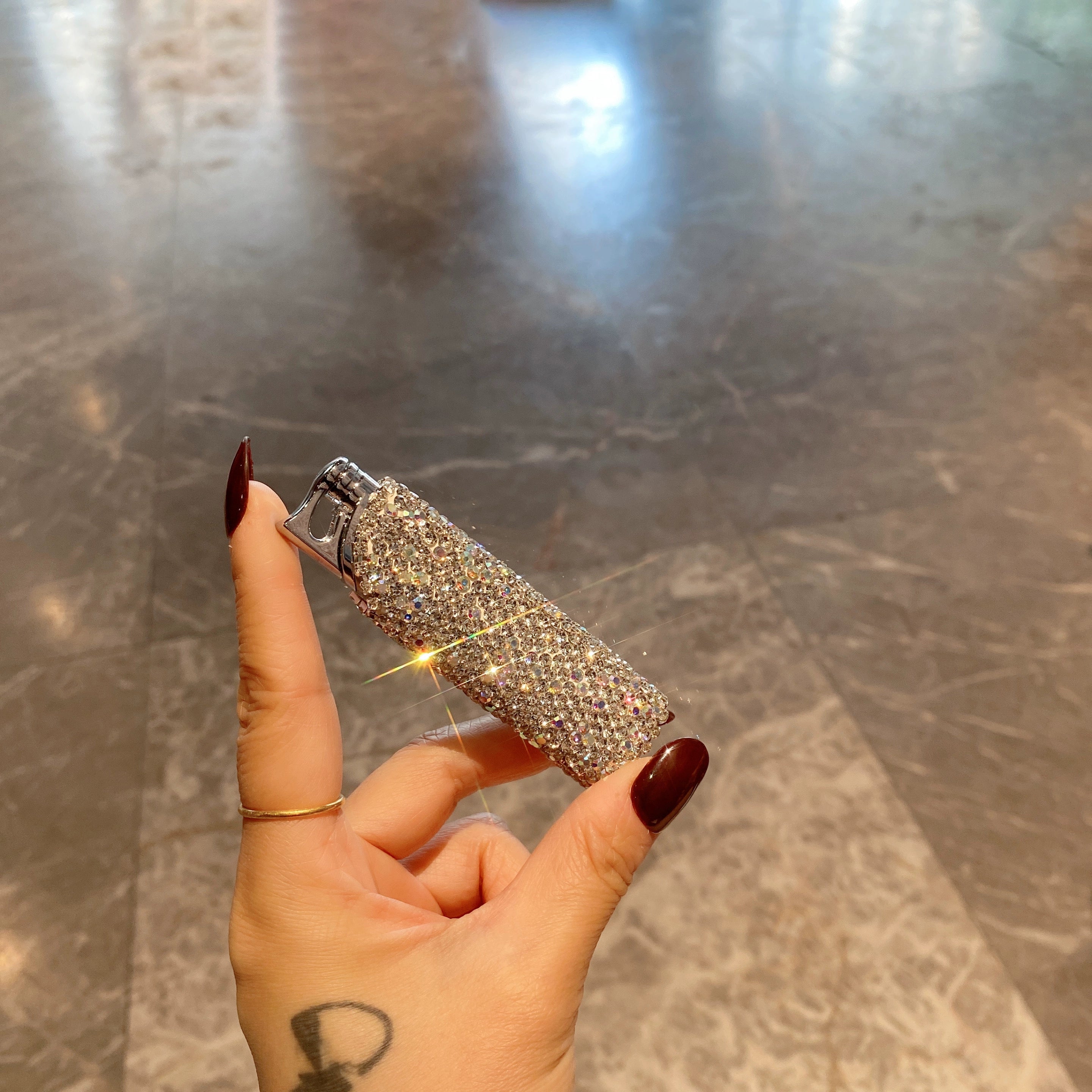 Diamond-Encrusted Windproof Lighter – Portable Refillable Cigarette Lighter for Women & Men
