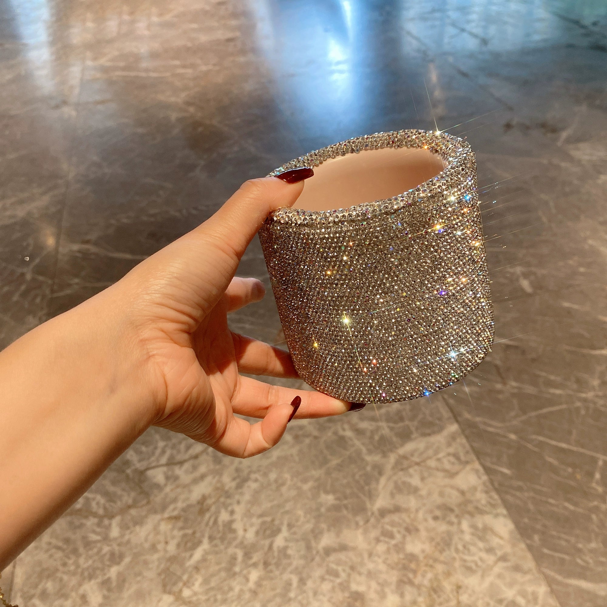 Diamond-Encrusted Desktop Organizer – Makeup Brush & Pen Holder for Dressing Table, Office & Home