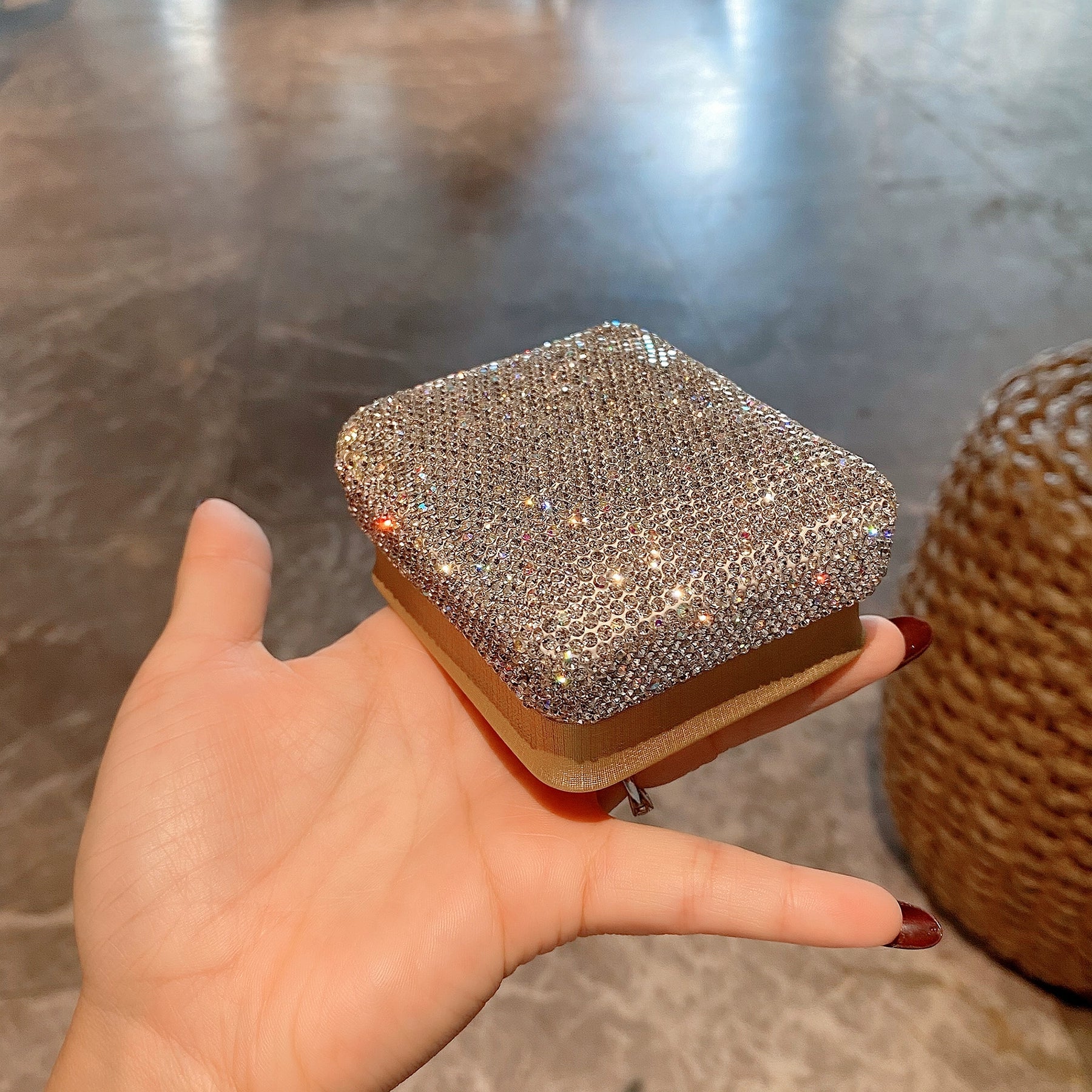 Luxury Diamond Jewelry Box – High-End Storage Case for Rings, Necklaces, Bracelets & Pendant