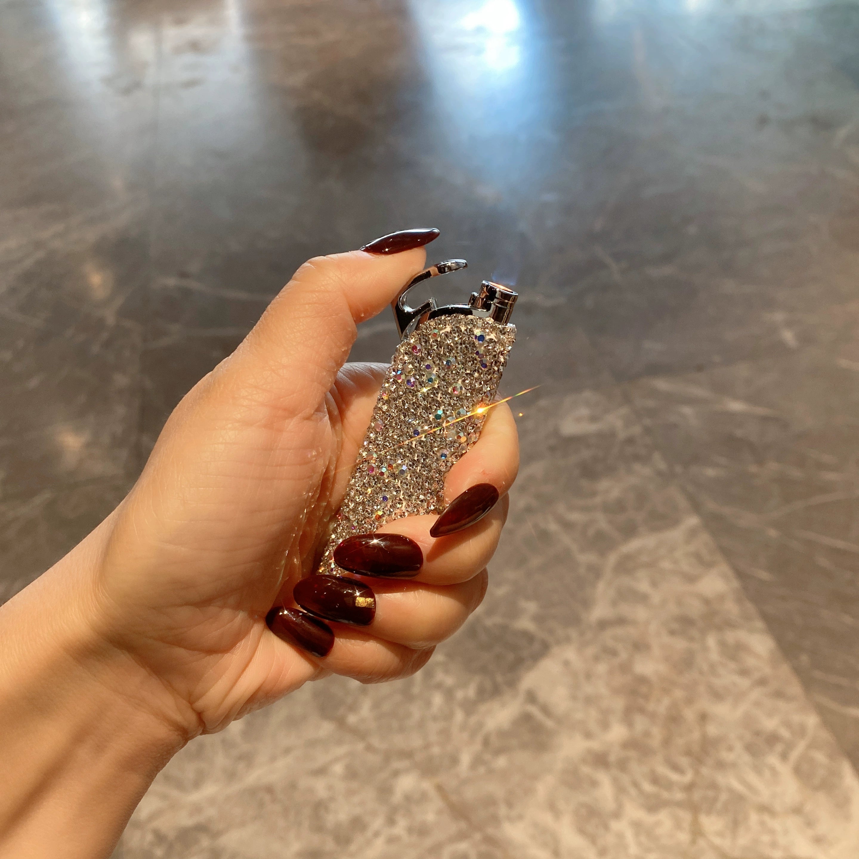 Diamond-Encrusted Windproof Lighter – Portable Refillable Cigarette Lighter for Women & Men