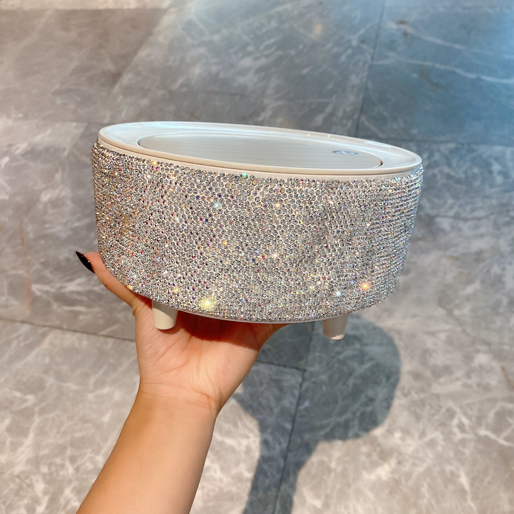 Diamond-Encrusted Desktop Trash Can – Push-Type Lid Storage Bucket for Home & Office