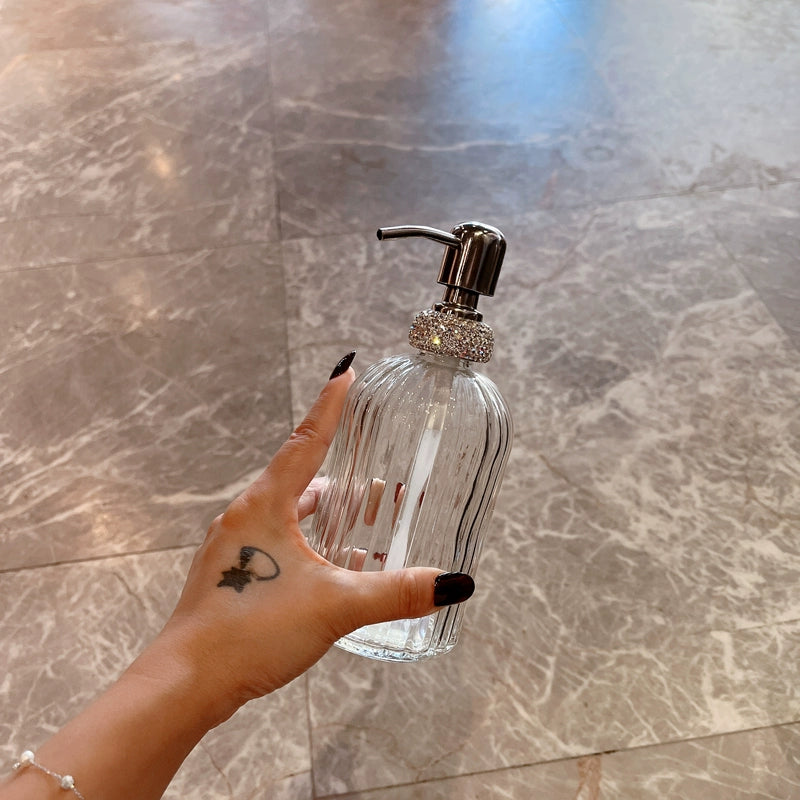 Diamond-Encrusted Travel Shampoo & Shower Gel Bottle – Large-Capacity Refillable Push-Type Lotion Container