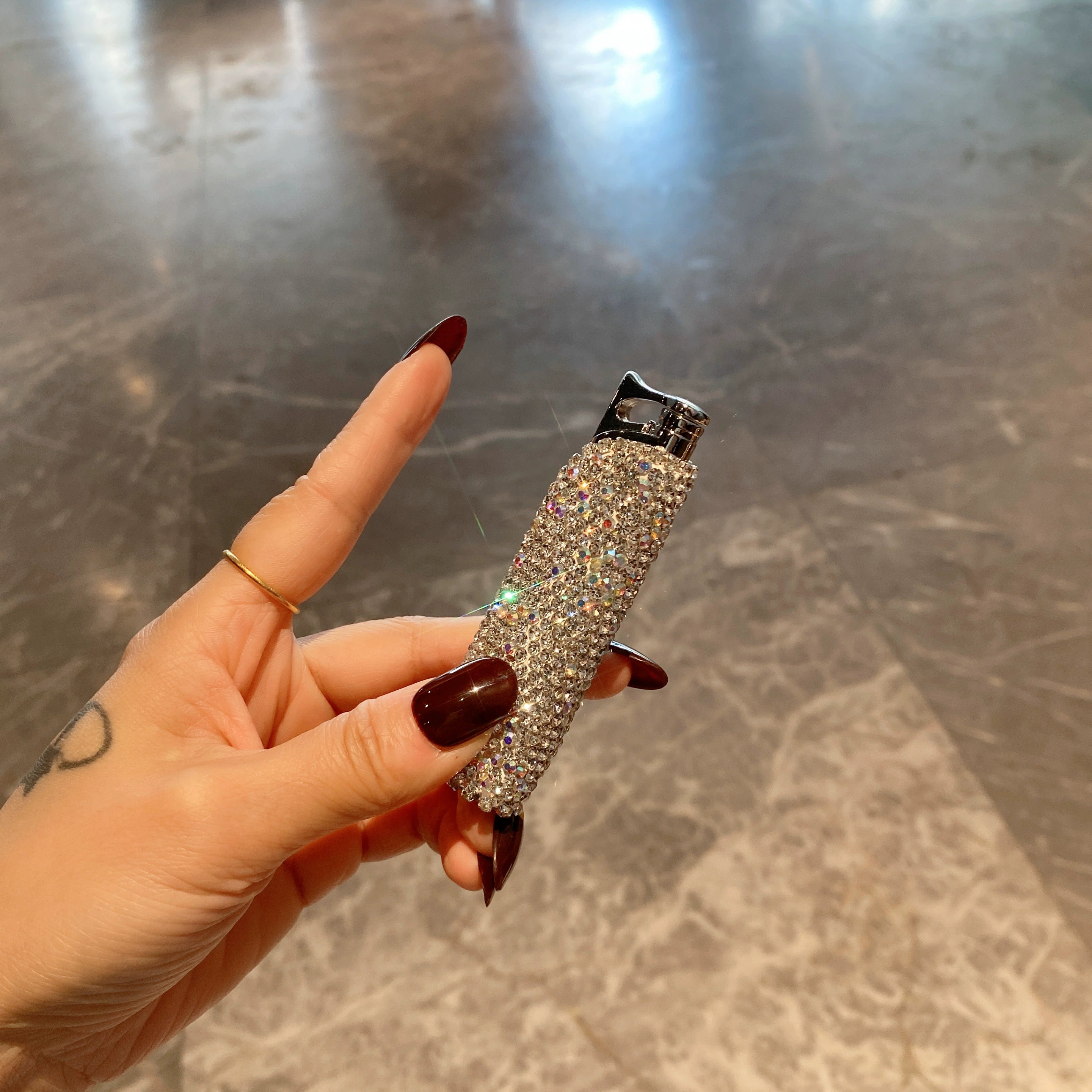 Diamond-Encrusted Windproof Lighter – Portable Refillable Cigarette Lighter for Women & Men