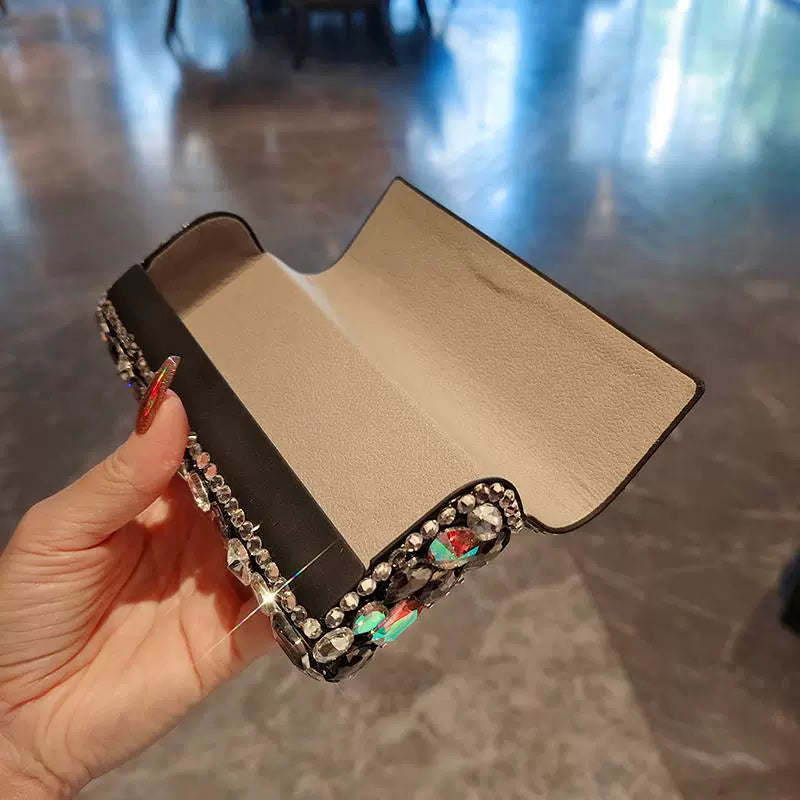Diamond-Encrusted Portable Glasses Case – Black & White Leather, Shockproof & Drop-Resistant, Women’s Eyewear Storage Box