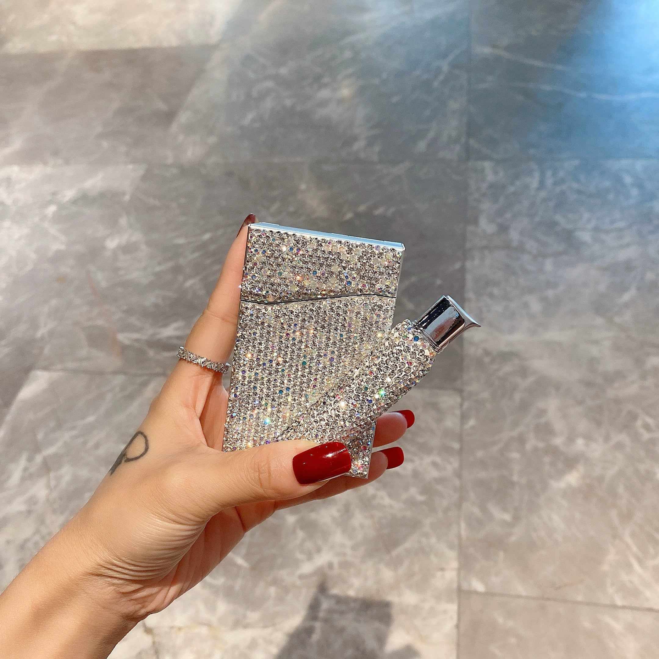 Diamond-Encrusted Stainless Steel Cigarette Case – 20-Pack Flip-Top Water-Resistant Cigarette Box for Women