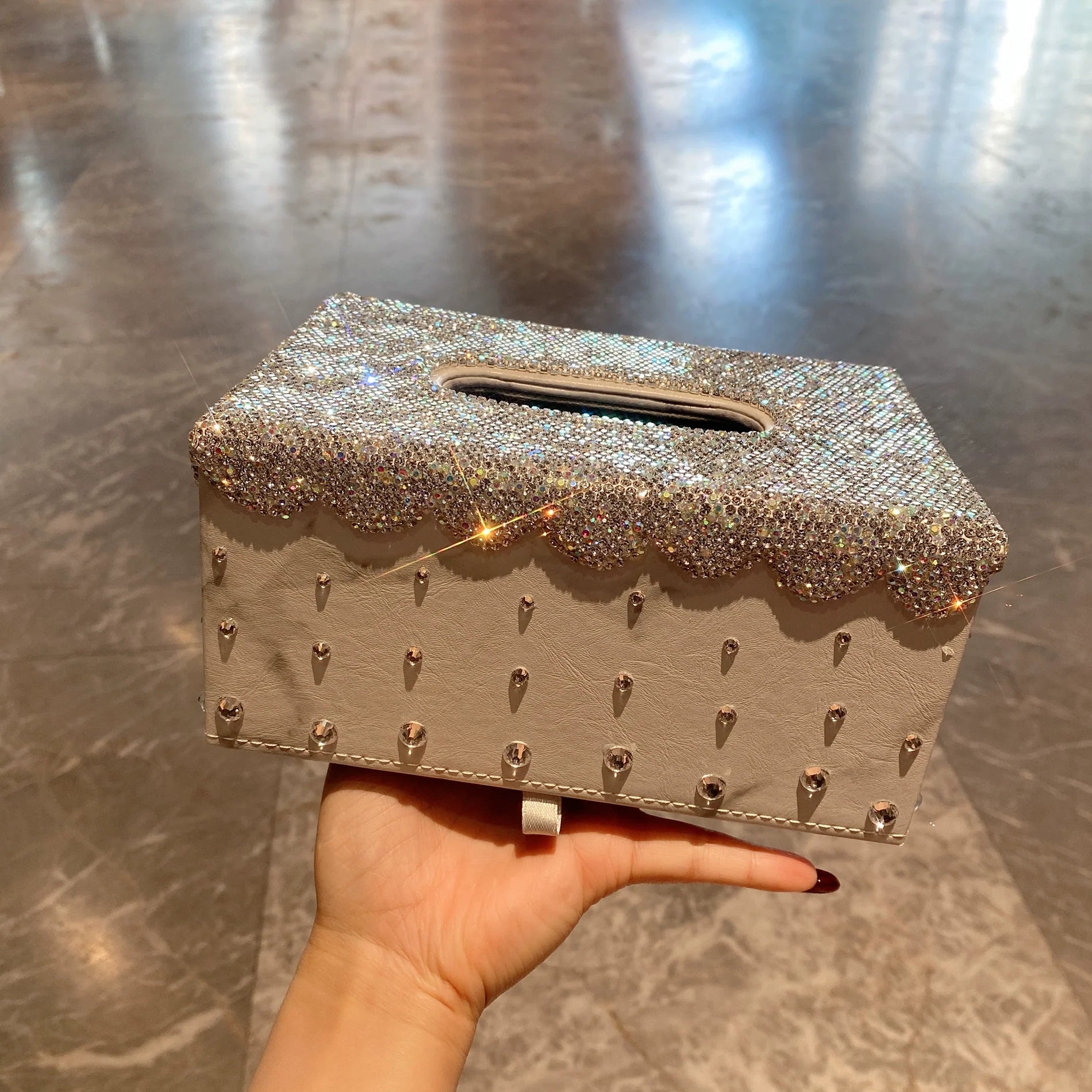 Premium Diamond Tissue Box – Stylish Living Room & Dining Table Paper Holder