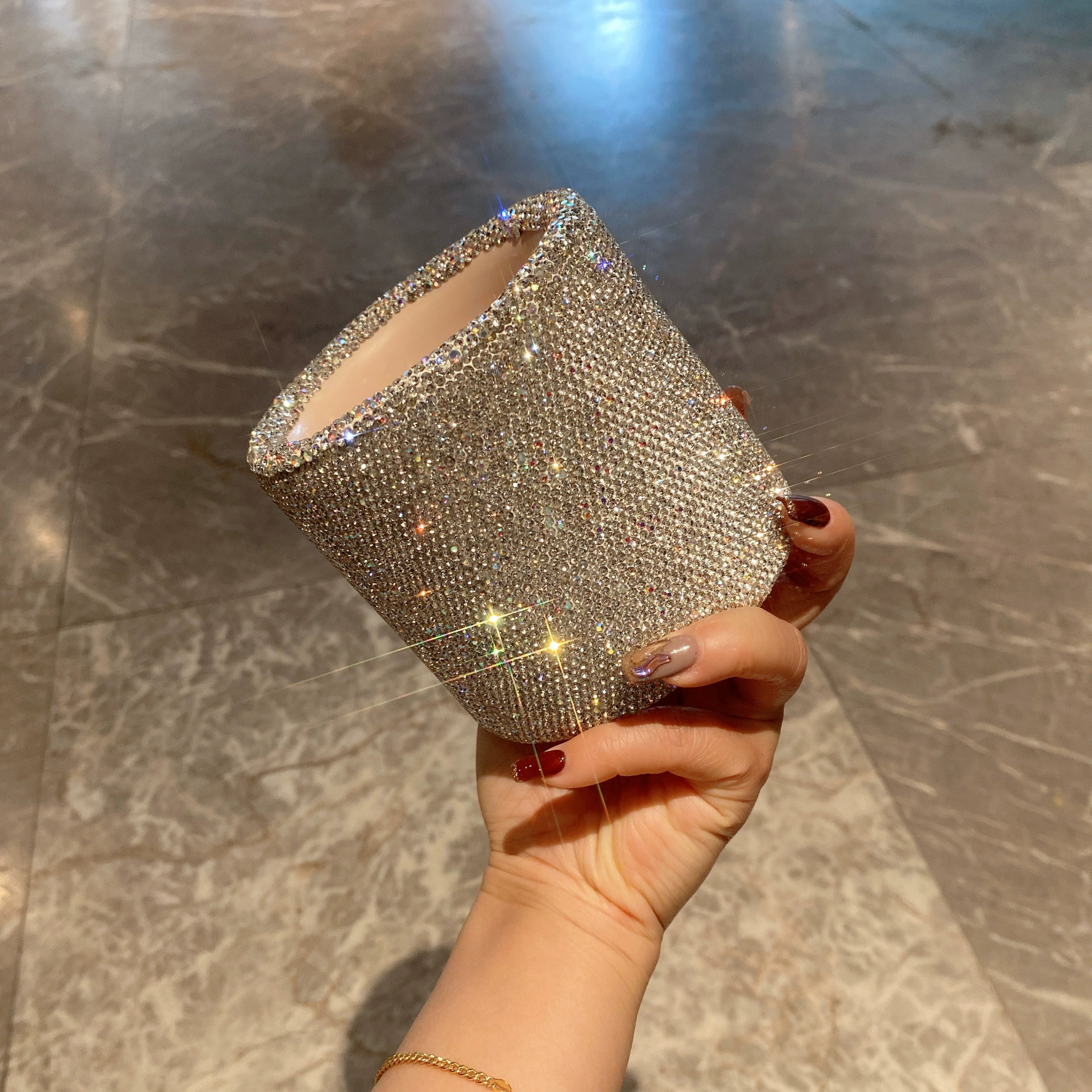 Diamond-Encrusted Desktop Organizer – Makeup Brush & Pen Holder for Dressing Table, Office & Home