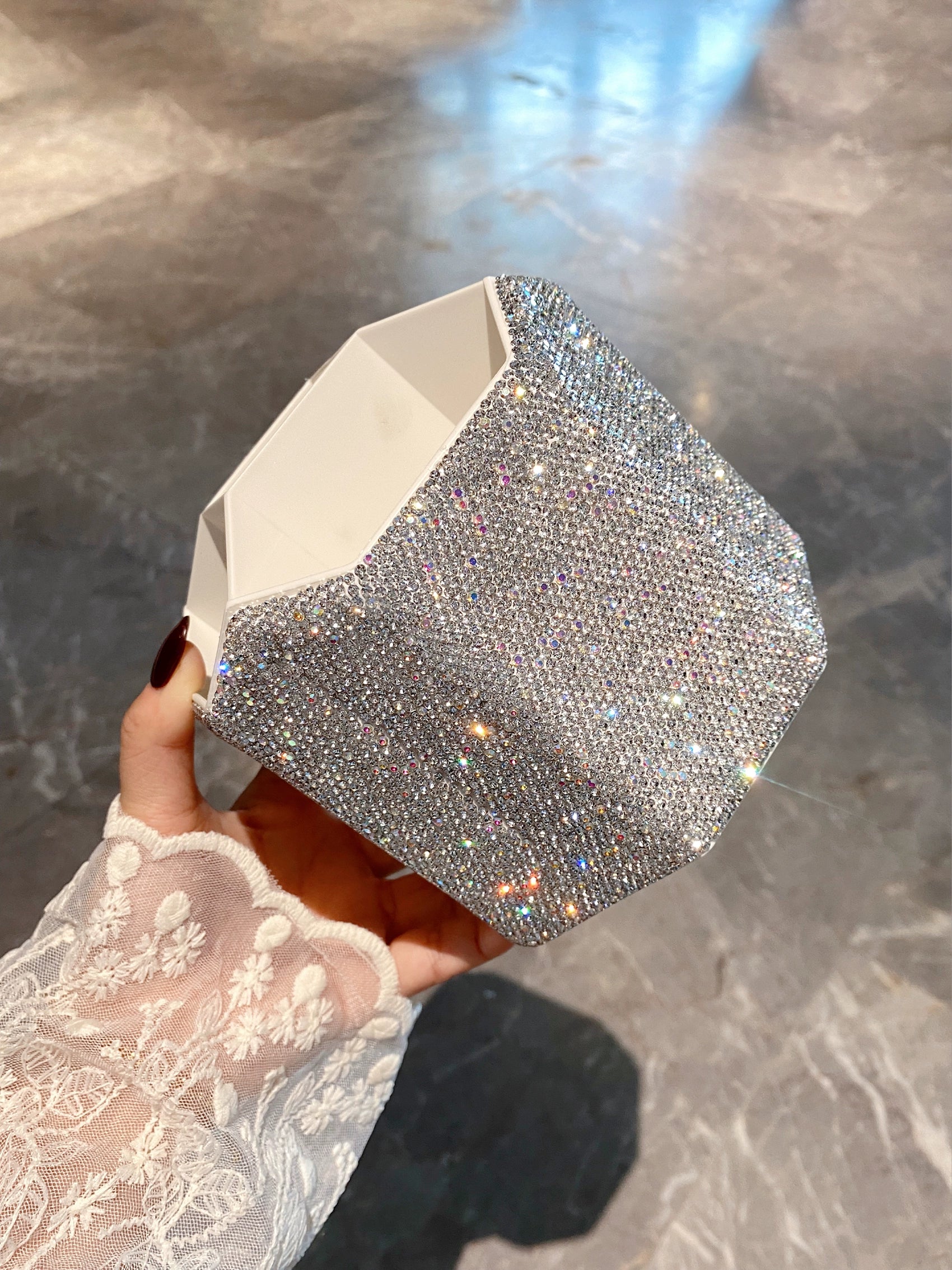 Diamond-Encrusted Makeup Brush & Cosmetic Organizer – Large-Capacity Desktop Storage for Lipsticks, Eyebrow Pencils & Brushes