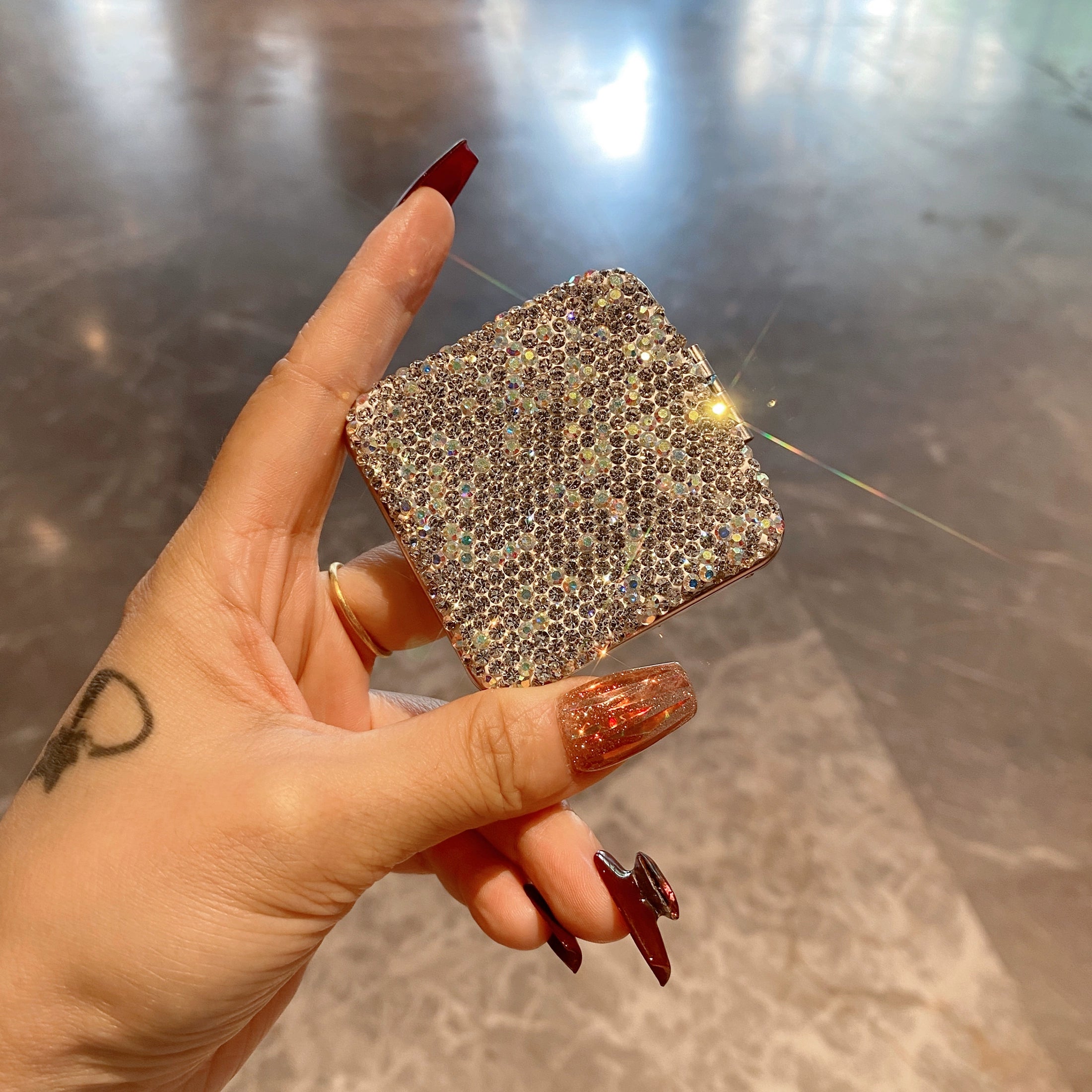 Diamond-Encrusted Mini Portable Makeup Mirror – Double-Sided Folding Handheld Mirror for Dorm & Travel